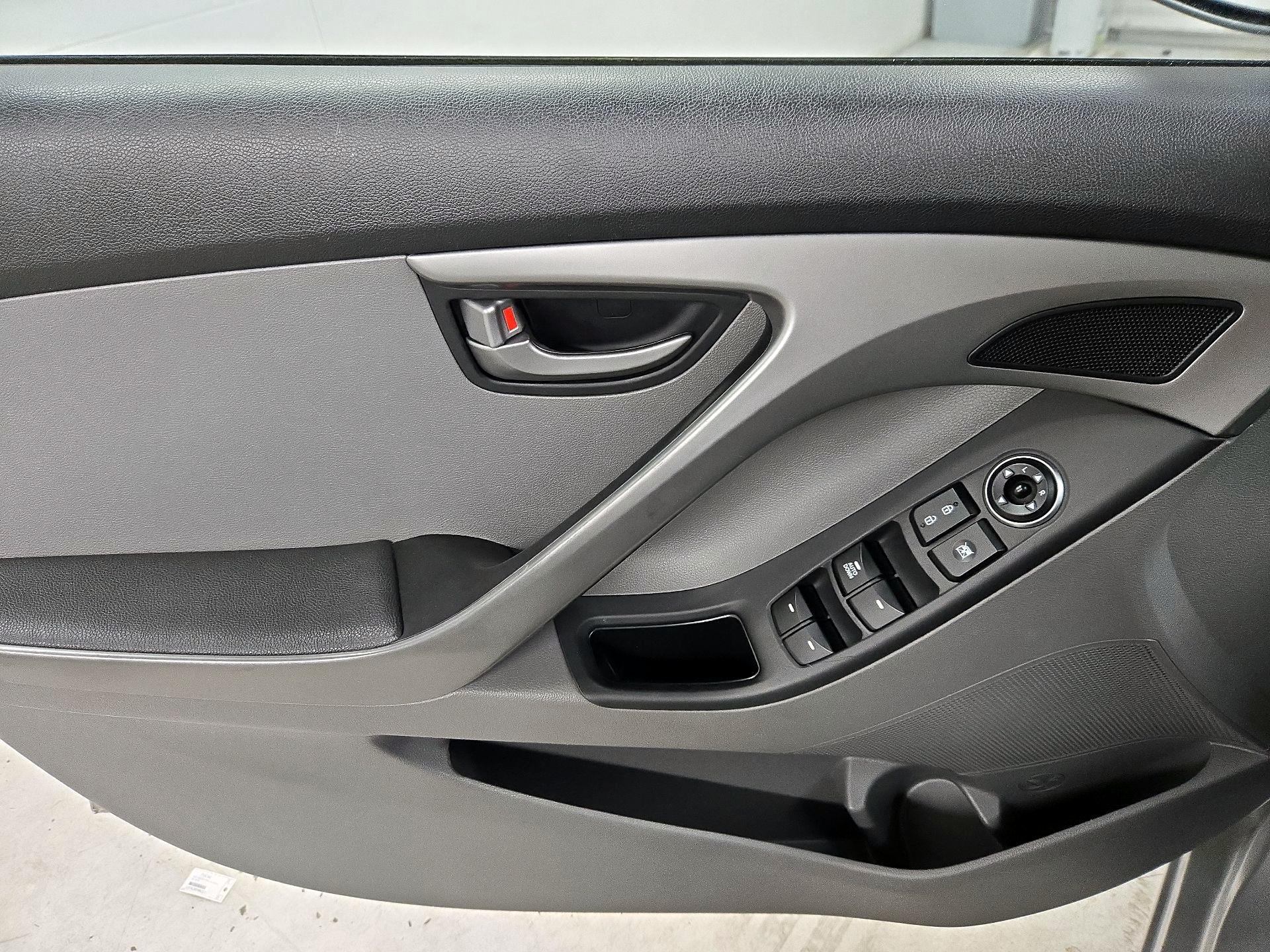 Thumbnail: 2016 Hyundai Elantra - 12