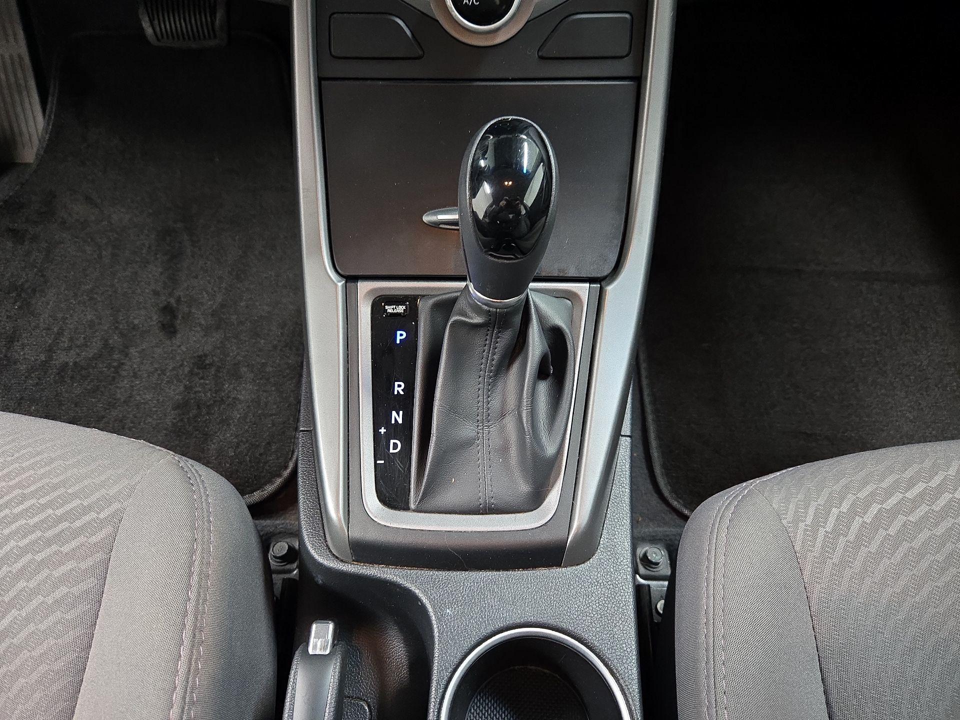 Thumbnail: 2016 Hyundai Elantra - 16