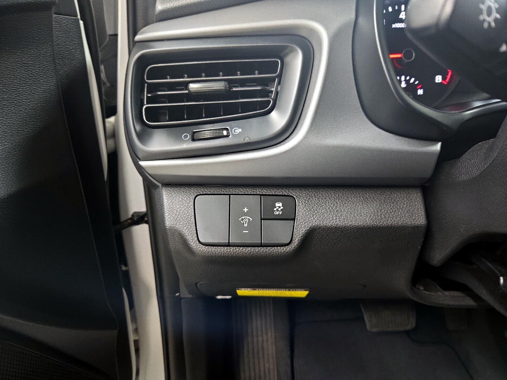 Thumbnail: 2021 Kia Rio - 13