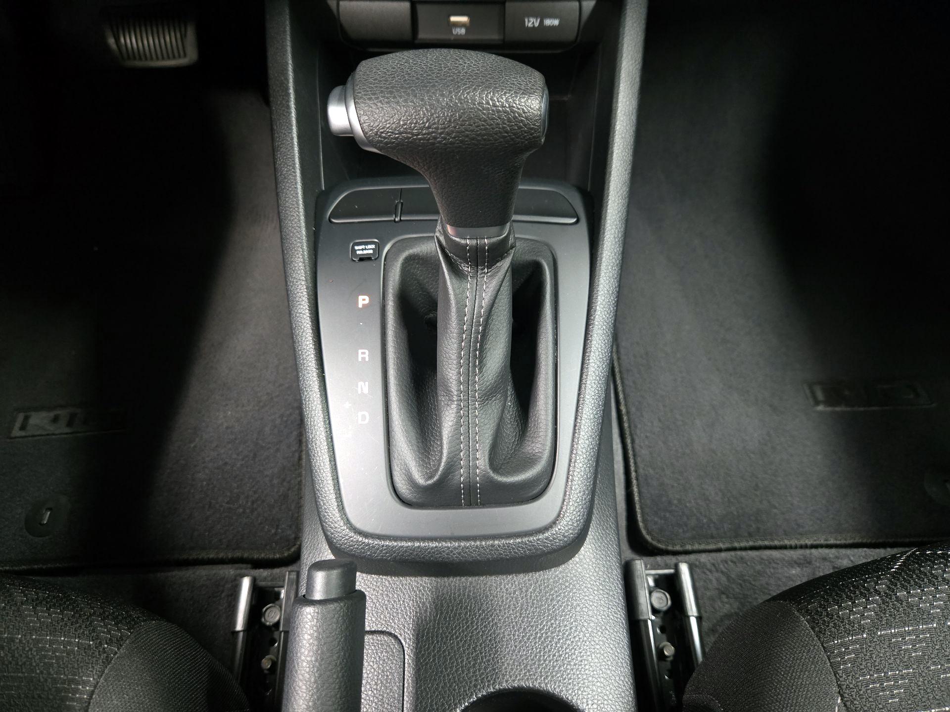 Thumbnail: 2021 Kia Rio - 17