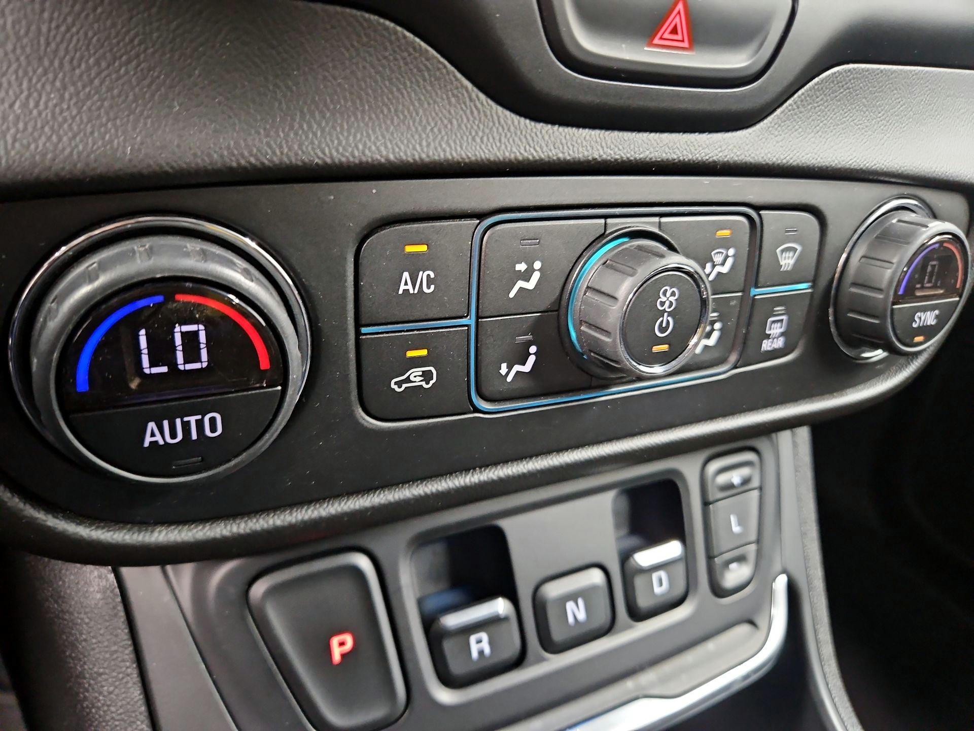 Thumbnail: 2020 GMC Terrain - 16