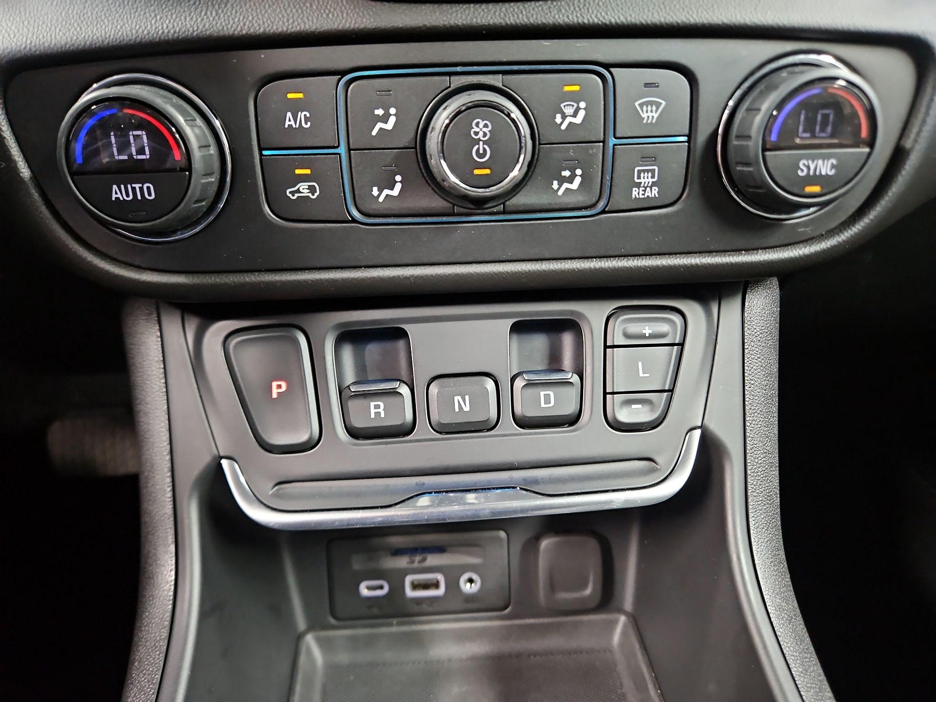 Thumbnail: 2020 GMC Terrain - 17