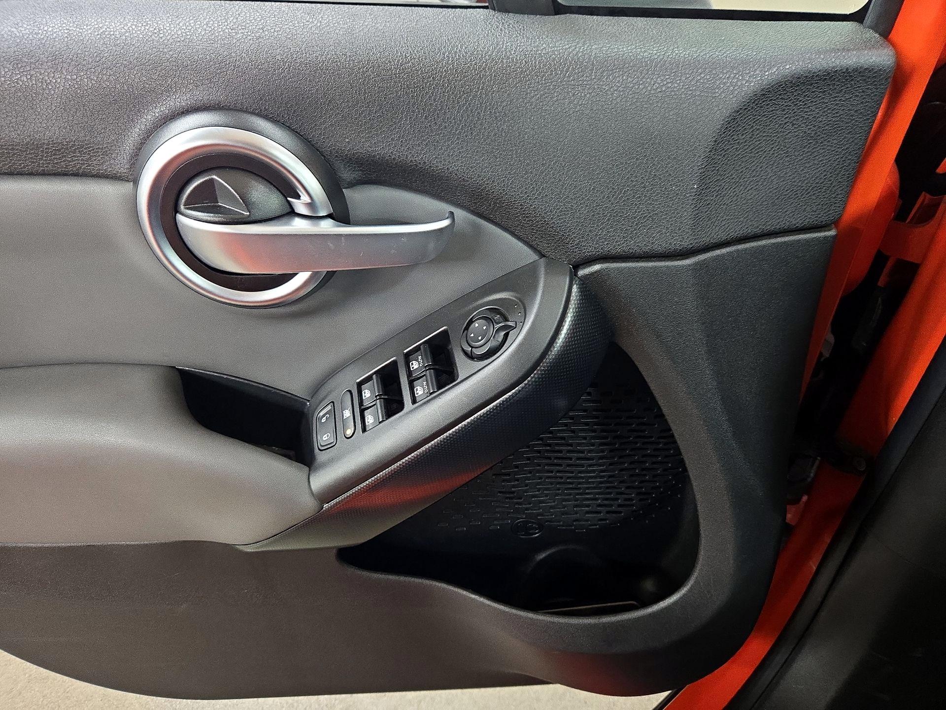 Thumbnail: 2016 Fiat 500X - 12