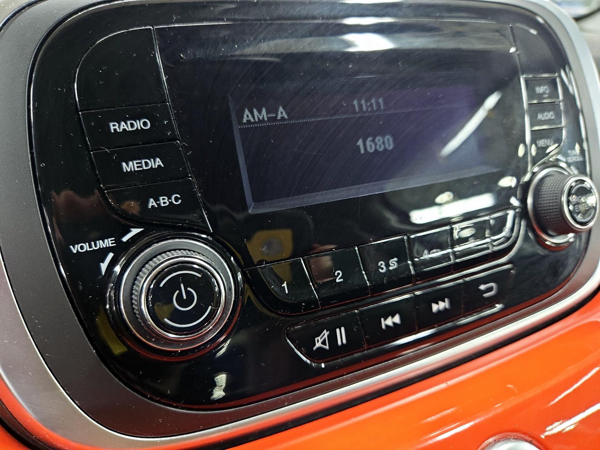 Thumbnail: 2016 Fiat 500X - 14