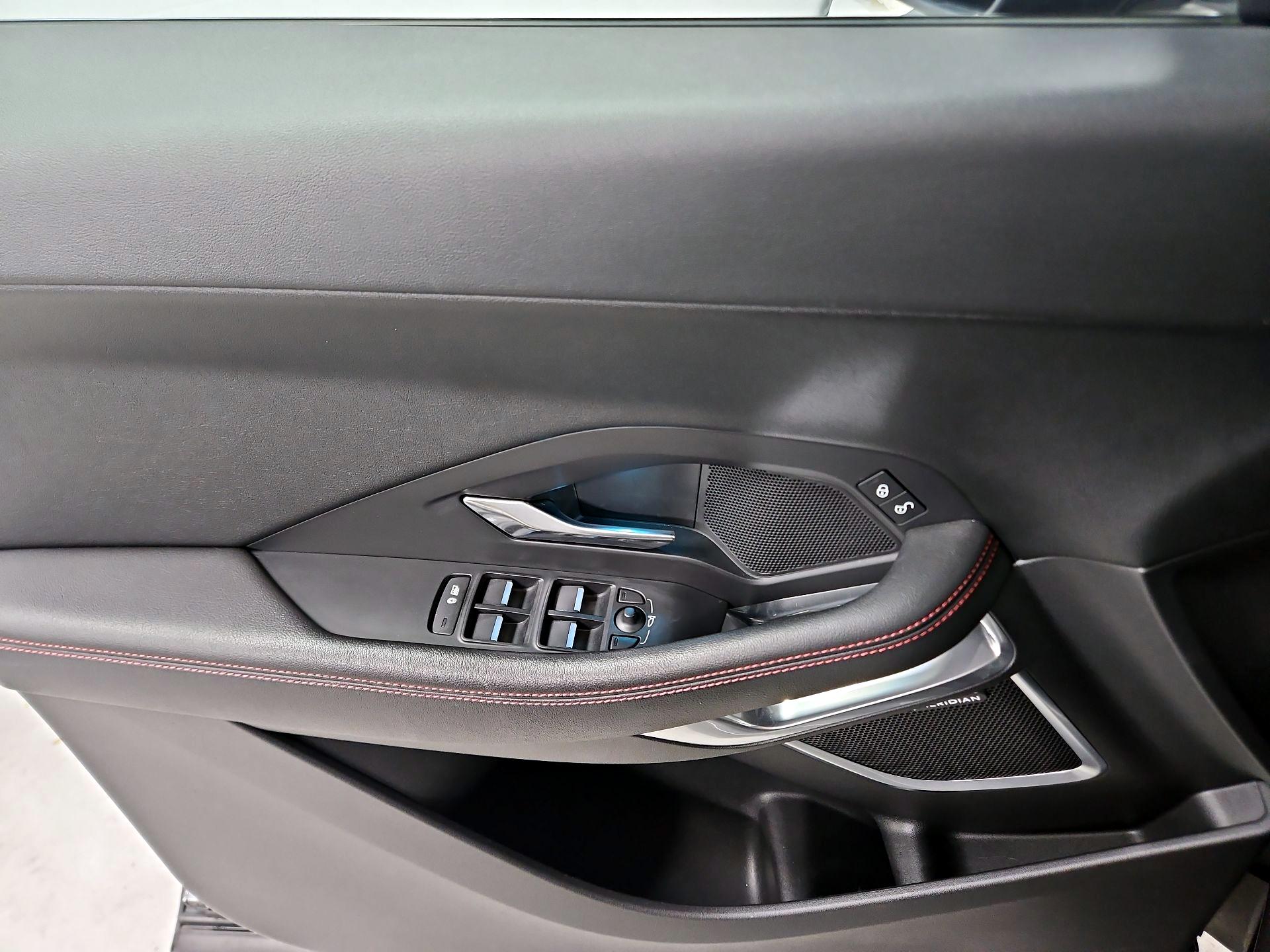 Thumbnail: 2020 Jaguar E-Pace - 12