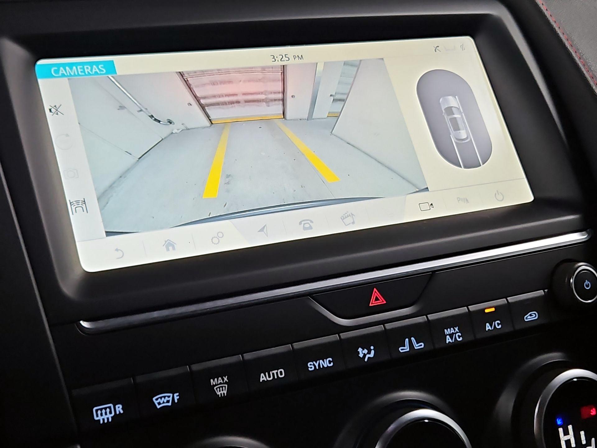 Thumbnail: 2020 Jaguar E-Pace - 14