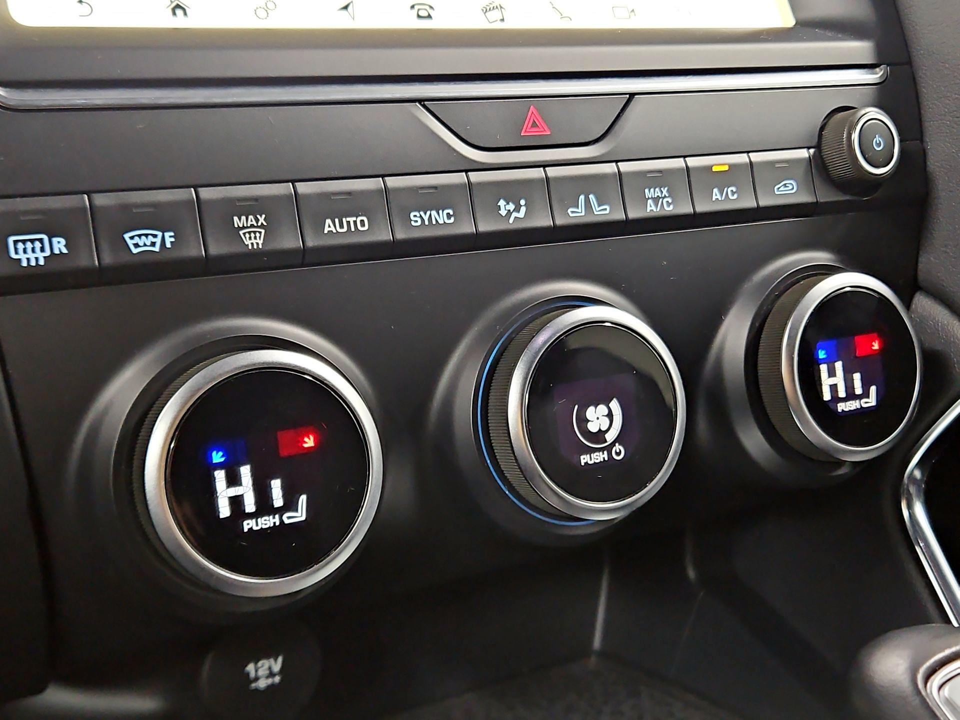 Thumbnail: 2020 Jaguar E-Pace - 16