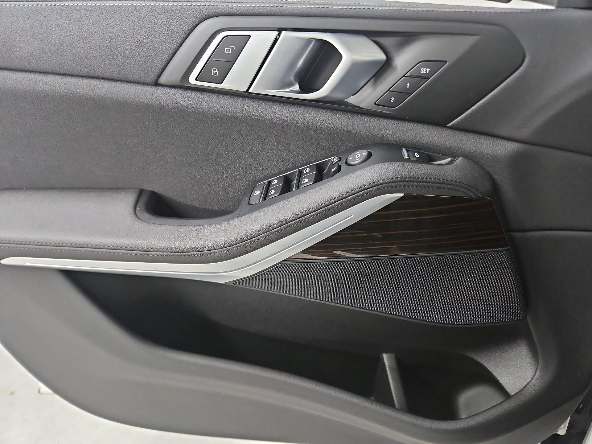 Thumbnail: 2021 BMW X5 - 12