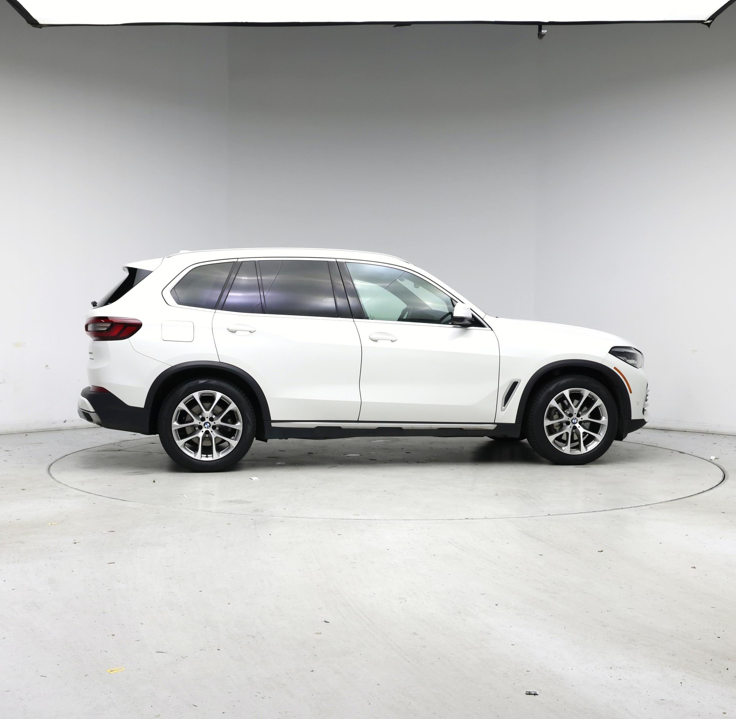 Thumbnail: 2021 BMW X5 - 7