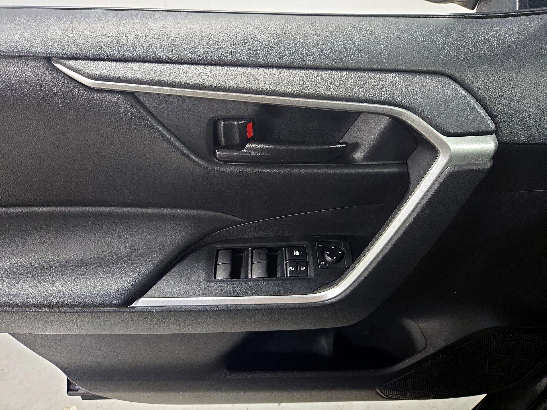 Thumbnail: 2023 Toyota RAV4 - 12