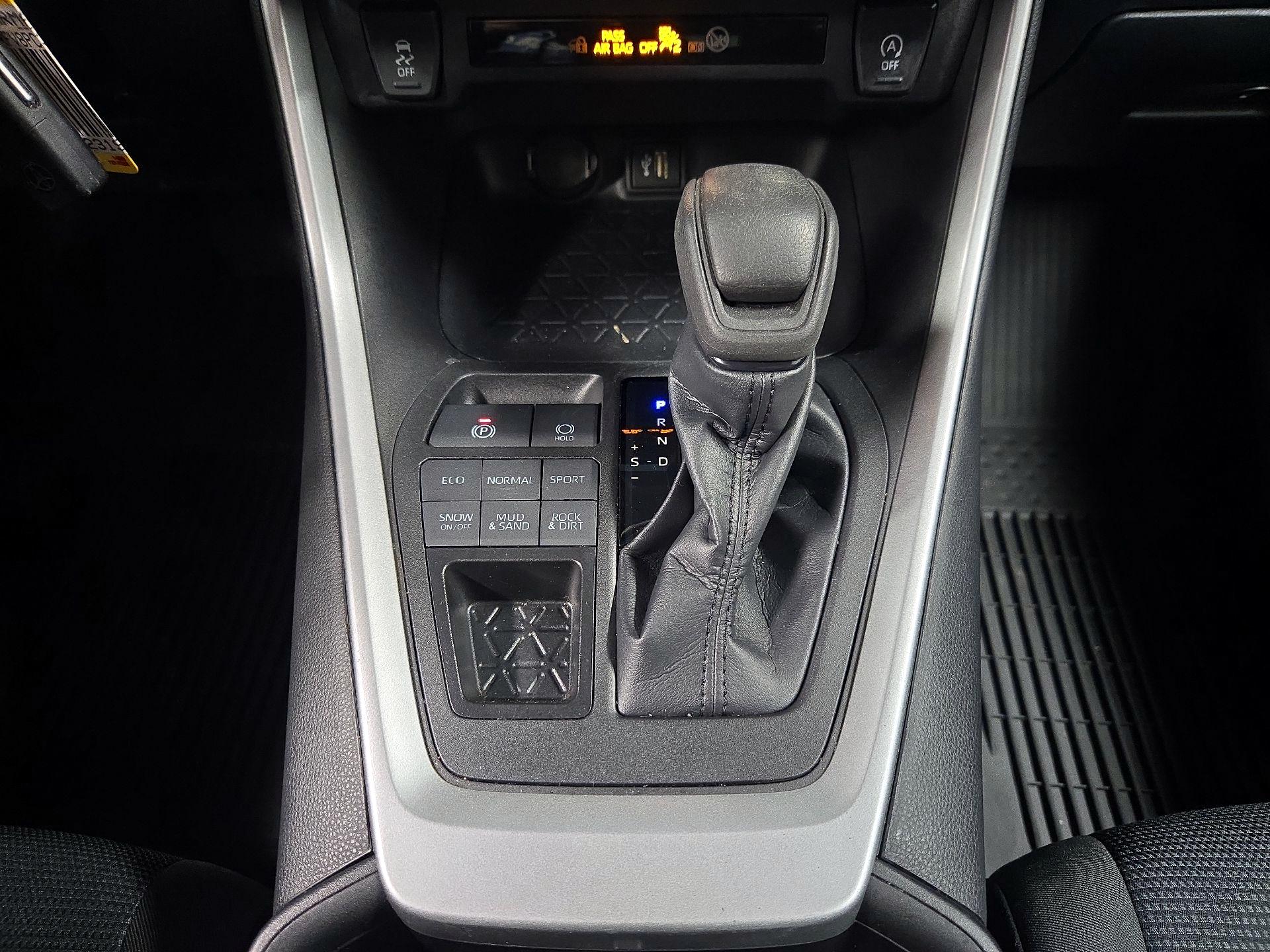 Thumbnail: 2023 Toyota RAV4 - 17