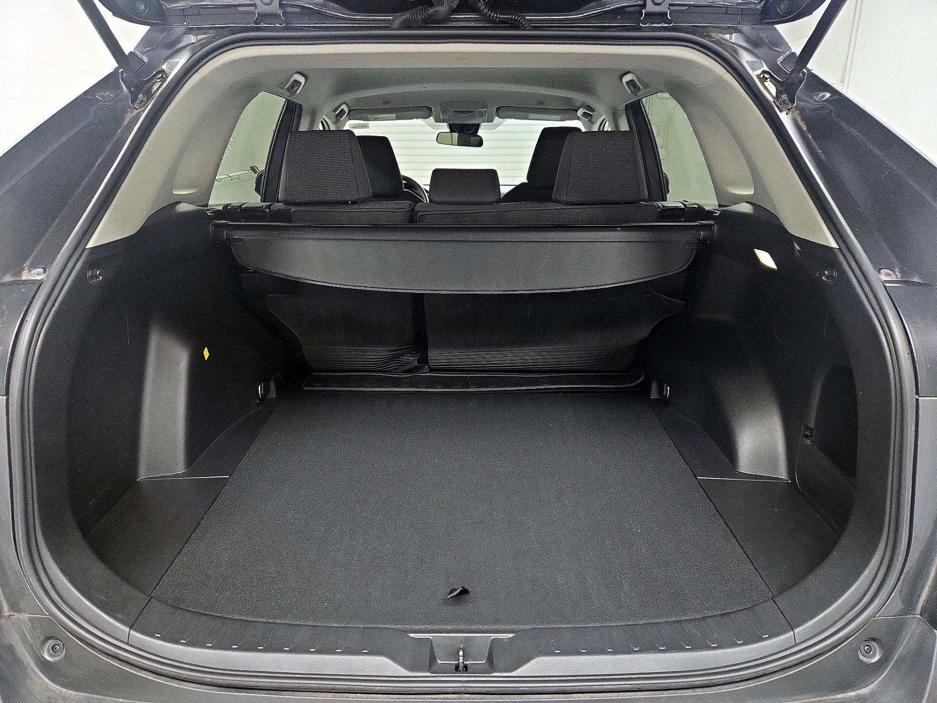 Thumbnail: 2023 Toyota RAV4 - 20