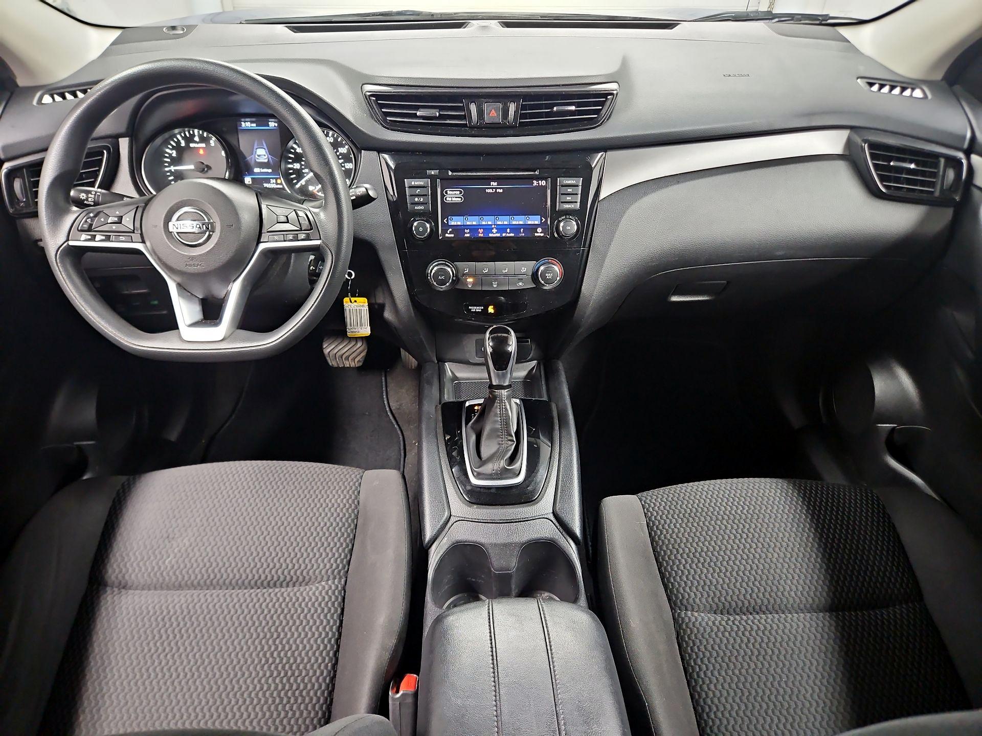 Thumbnail: 2021 Nissan Rogue Sport - 9