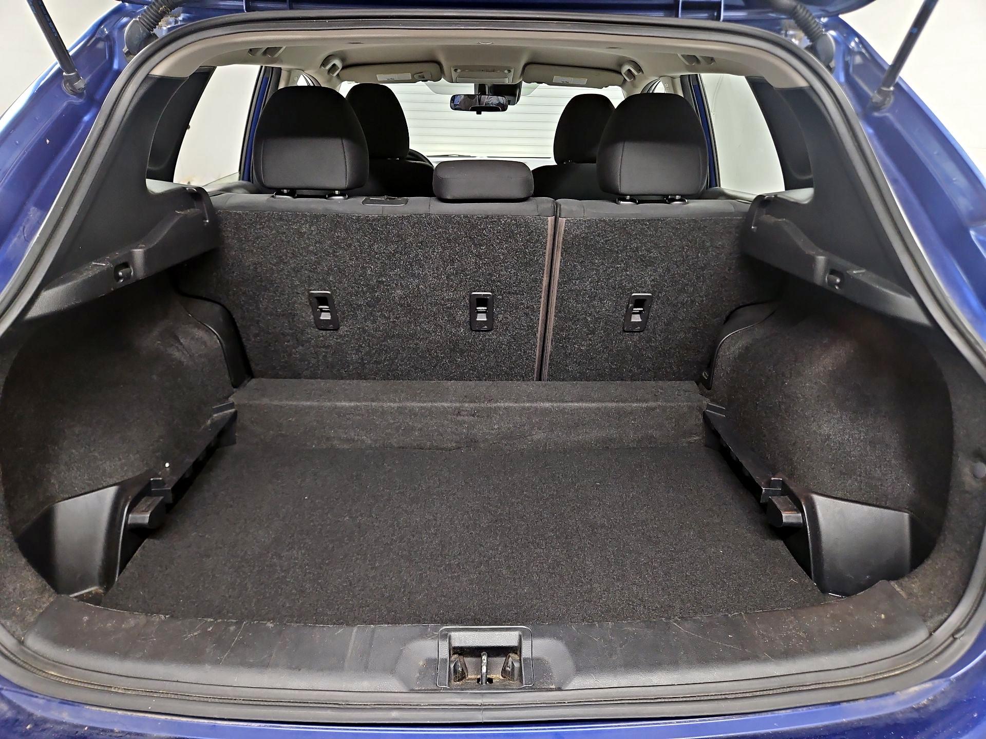 Thumbnail: 2021 Nissan Rogue Sport - 20