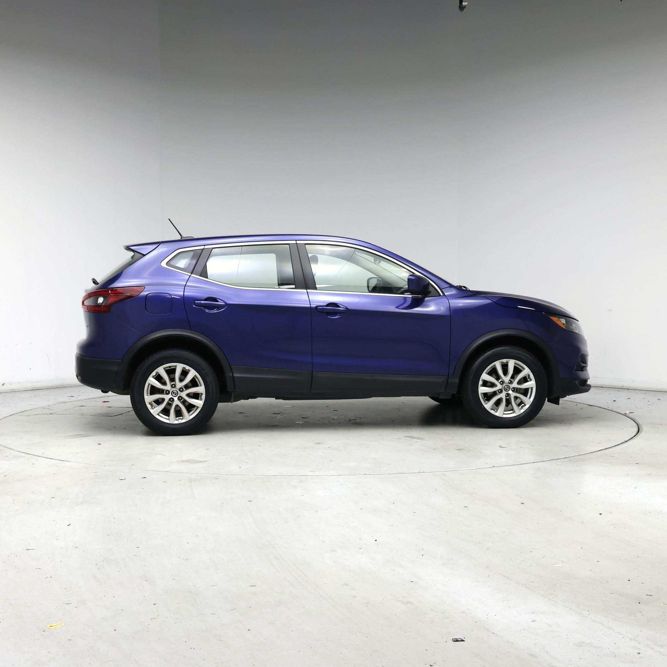 Thumbnail: 2021 Nissan Rogue Sport - 7