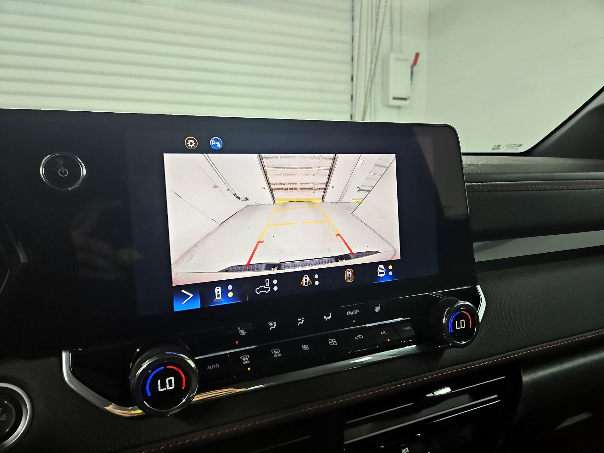 Thumbnail: 2024 Chevrolet Colorado - 15