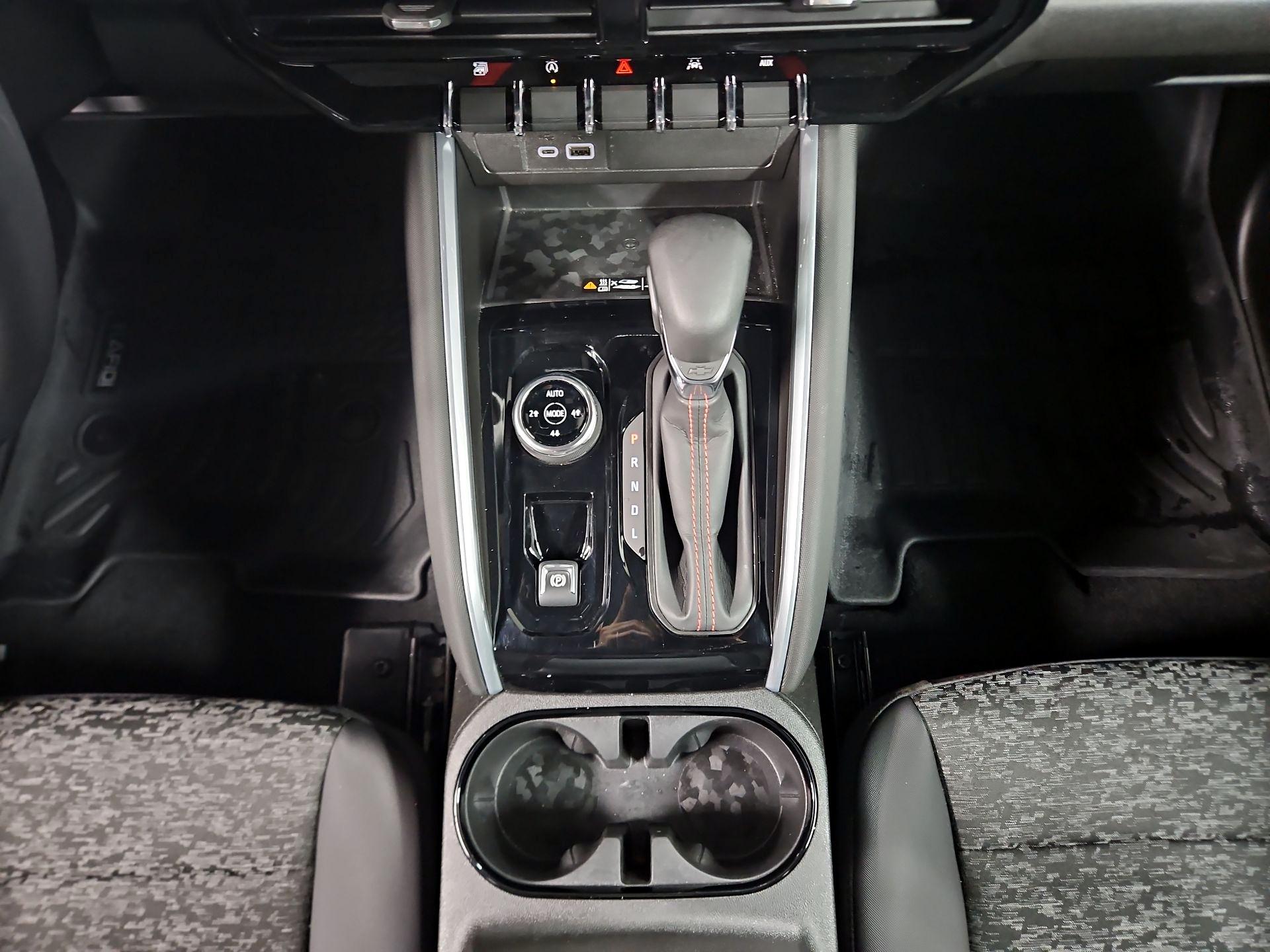 Thumbnail: 2024 Chevrolet Colorado - 18