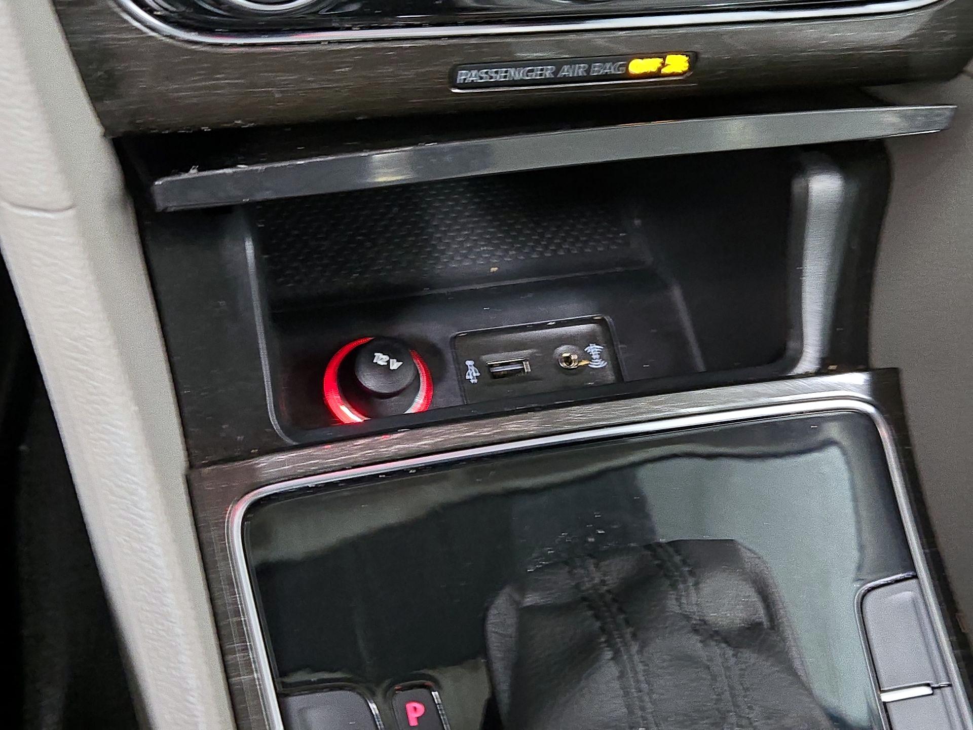 Thumbnail: 2016 Volkswagen Passat - 18