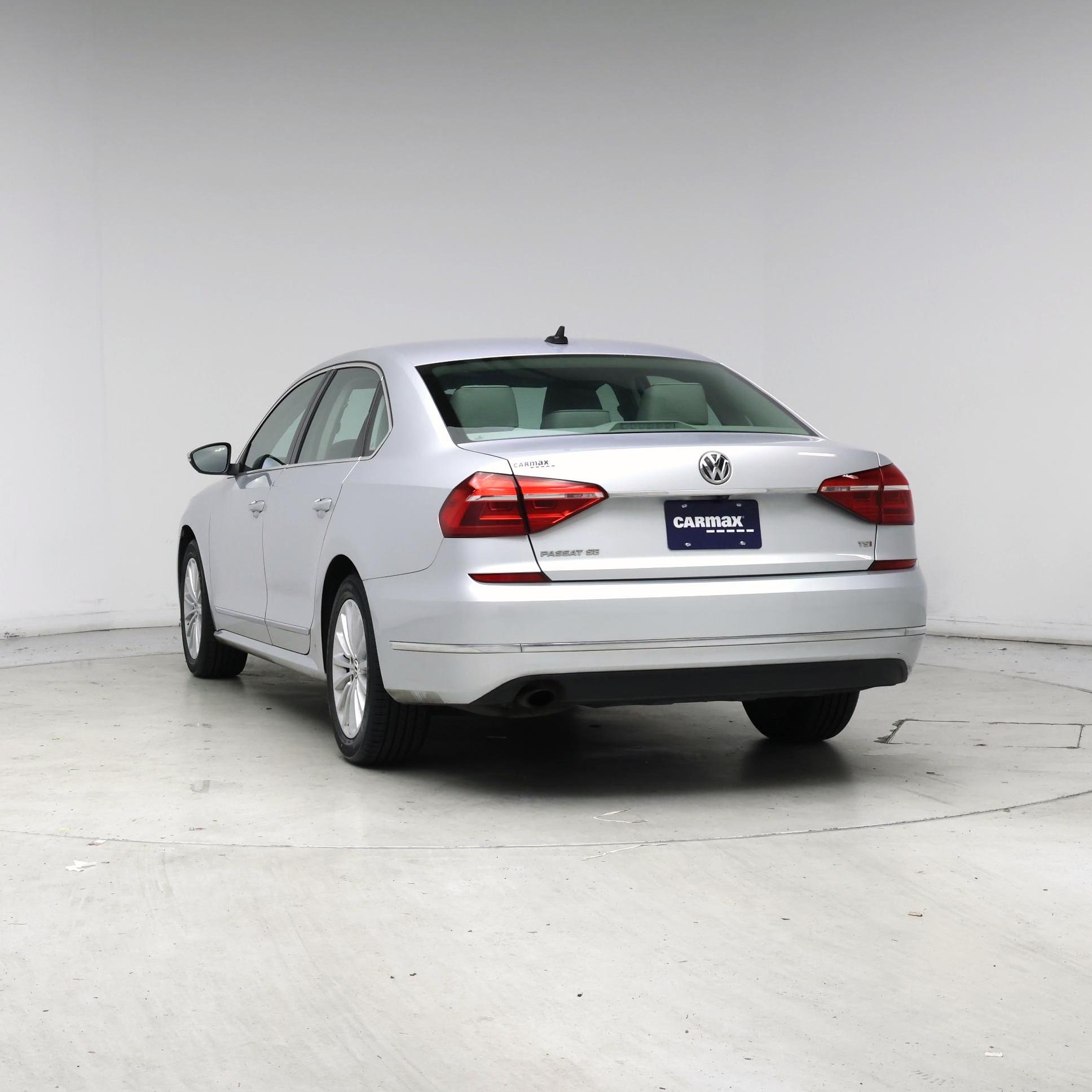 Thumbnail: 2016 Volkswagen Passat - 6