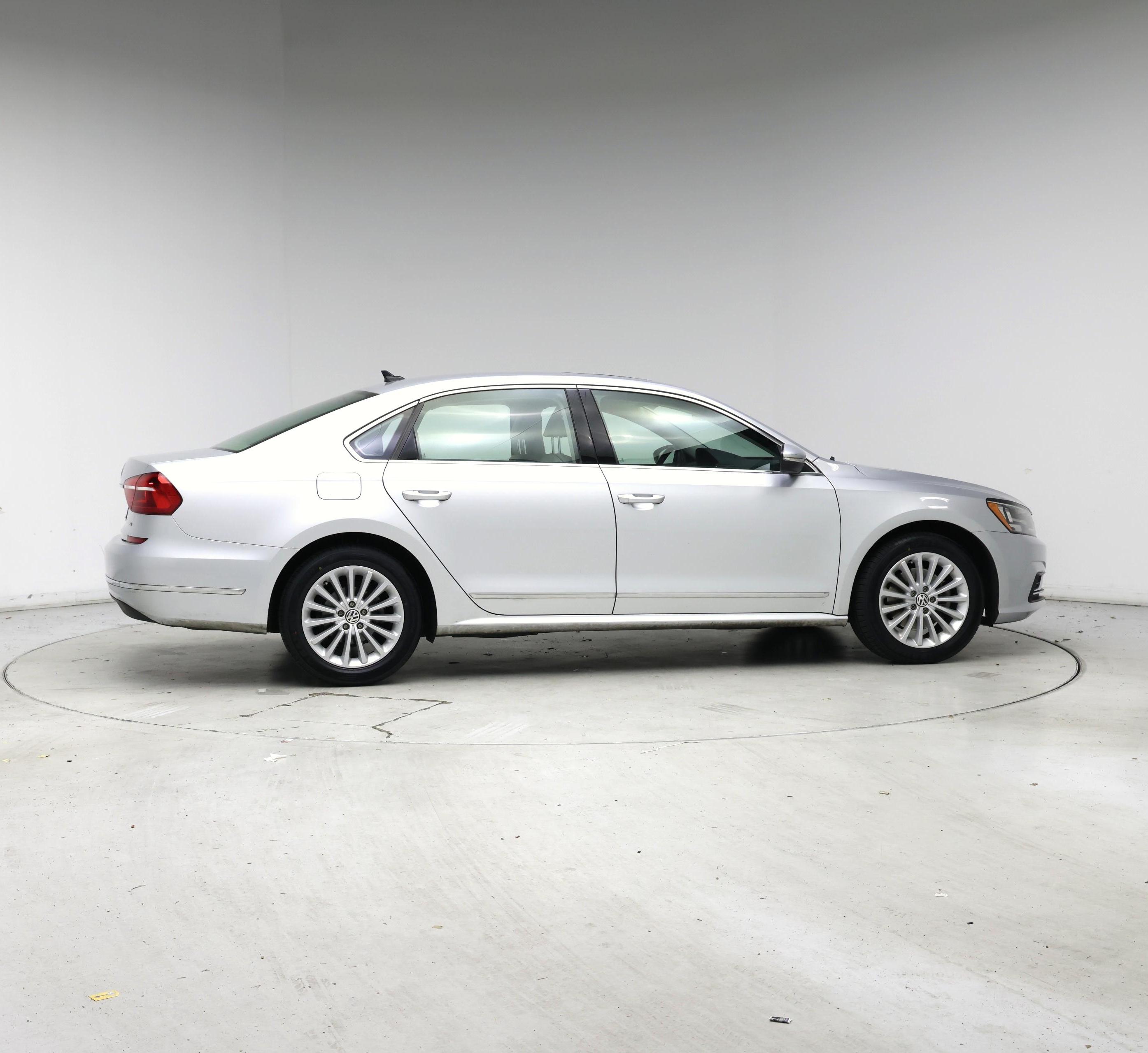 Thumbnail: 2016 Volkswagen Passat - 7