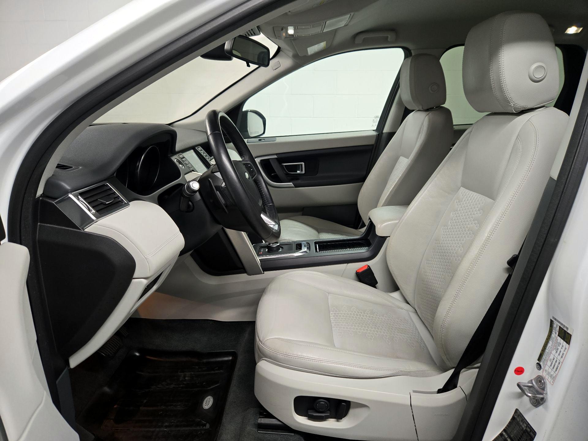 Thumbnail: 2018 Land Rover Discovery Sport - 11