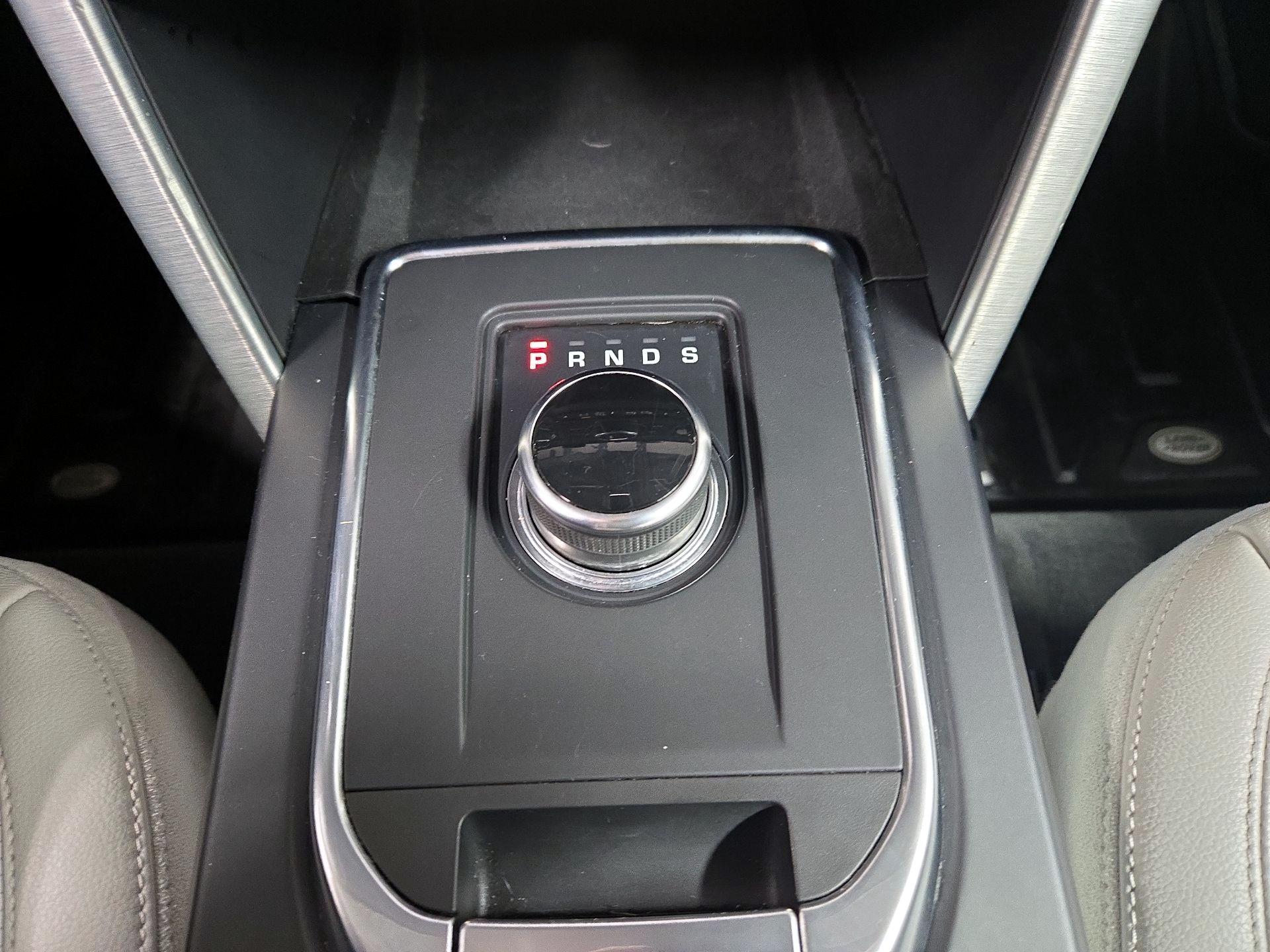 Thumbnail: 2018 Land Rover Discovery Sport - 17