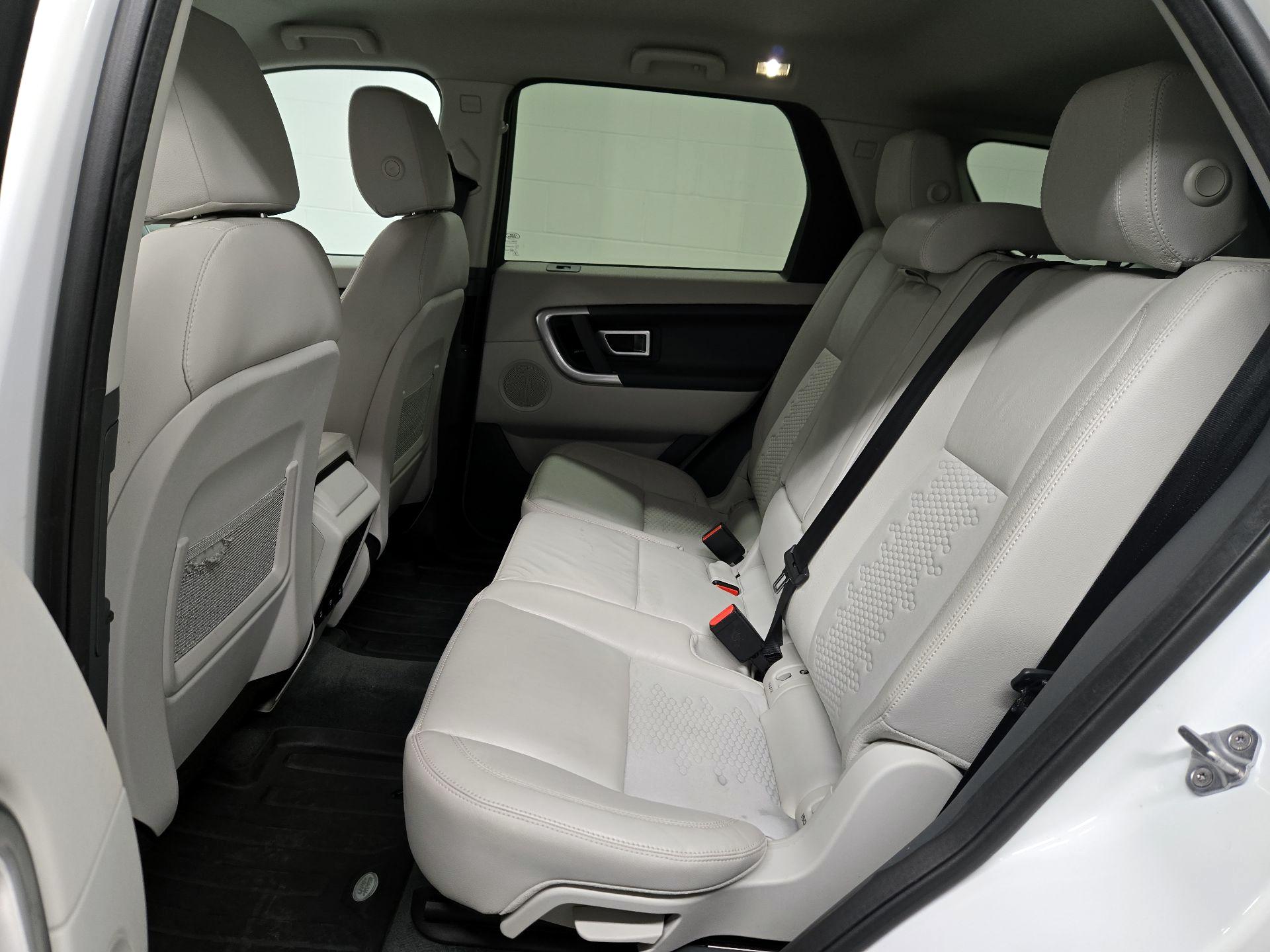 Thumbnail: 2018 Land Rover Discovery Sport - 19