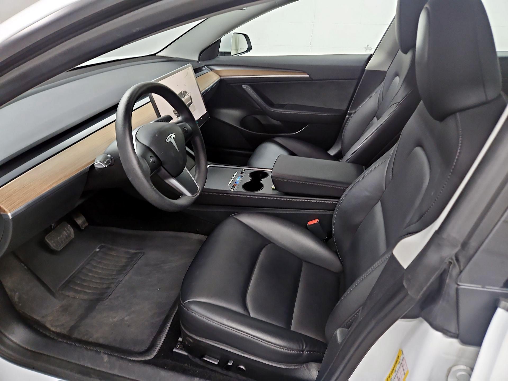 Thumbnail: 2023 Tesla Model 3 - 11