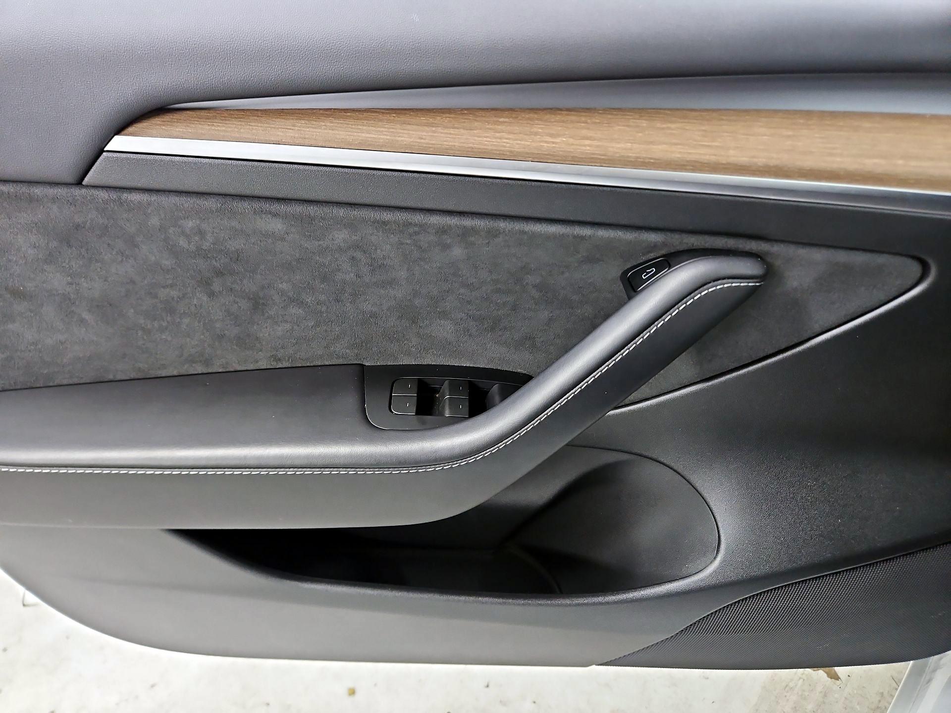 Thumbnail: 2023 Tesla Model 3 - 12