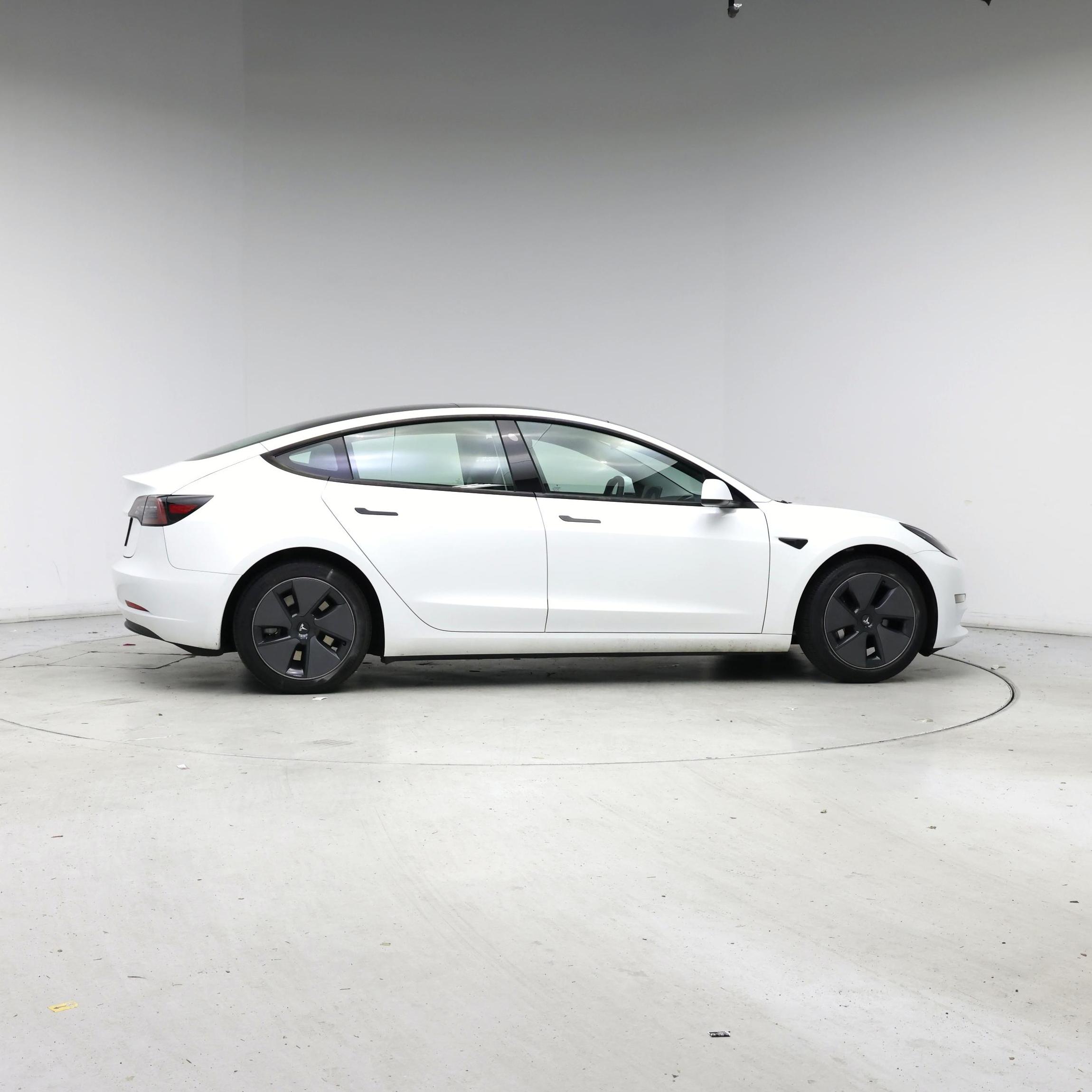 Thumbnail: 2023 Tesla Model 3 - 7