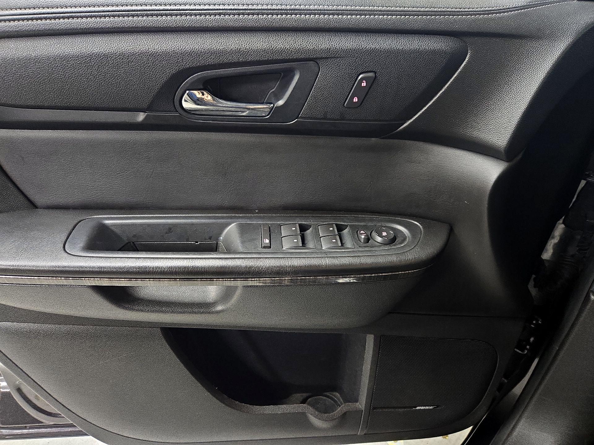 Thumbnail: 2015 GMC Acadia - 12