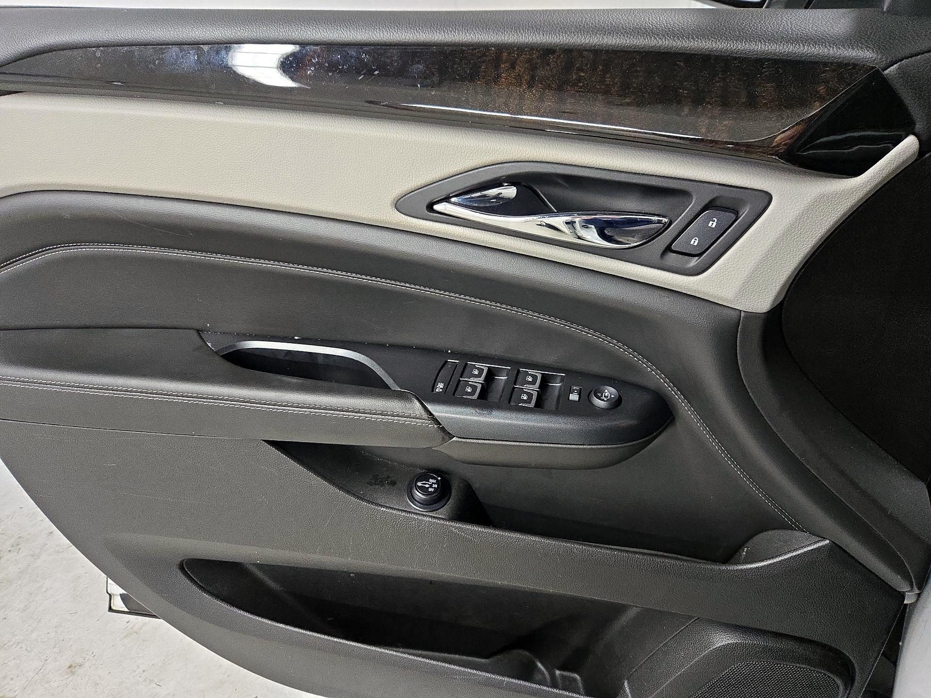 Thumbnail: 2015 Cadillac SRX - 12