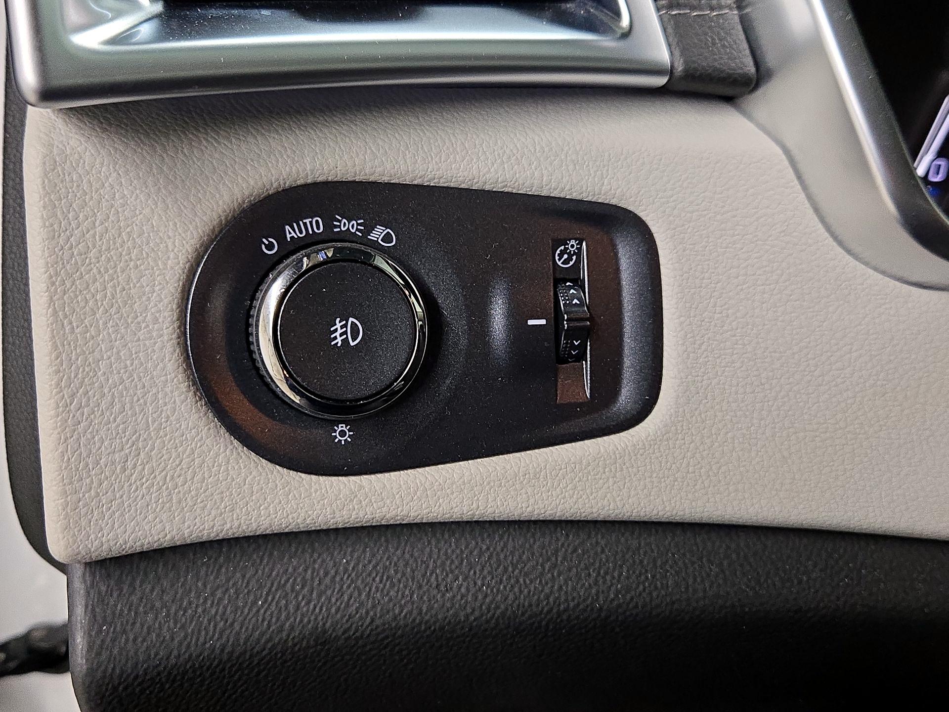 Thumbnail: 2015 Cadillac SRX - 13