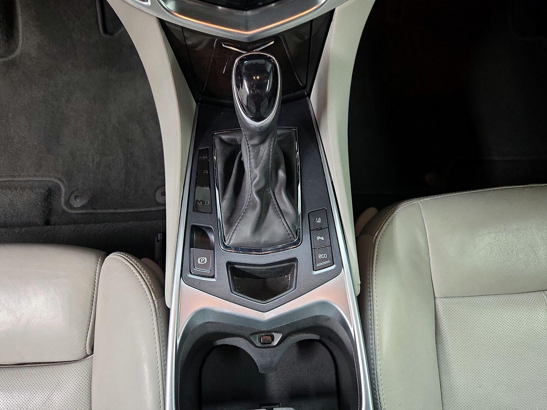 Thumbnail: 2015 Cadillac SRX - 18