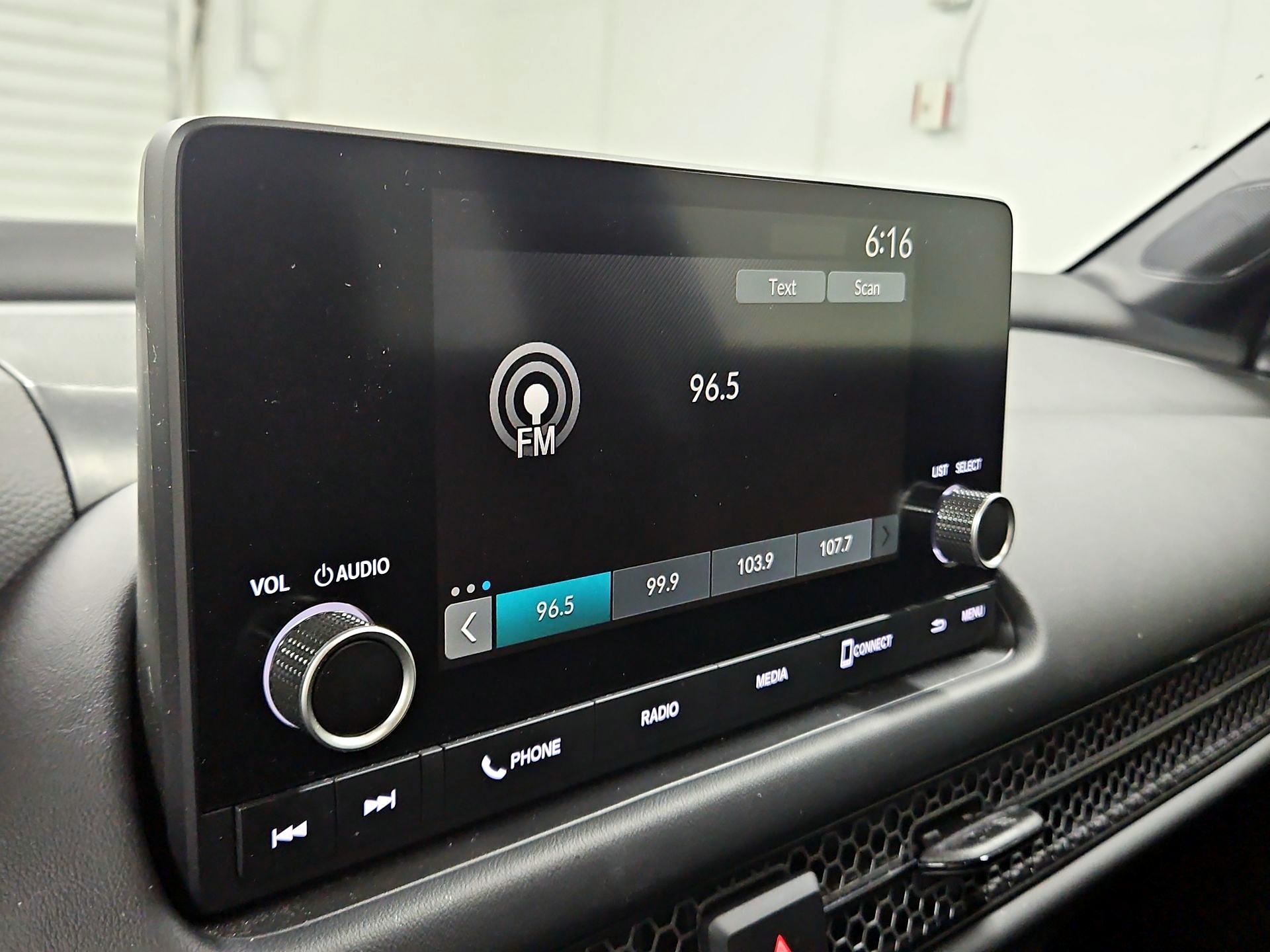 Thumbnail: 2023 Honda HR-V - 15