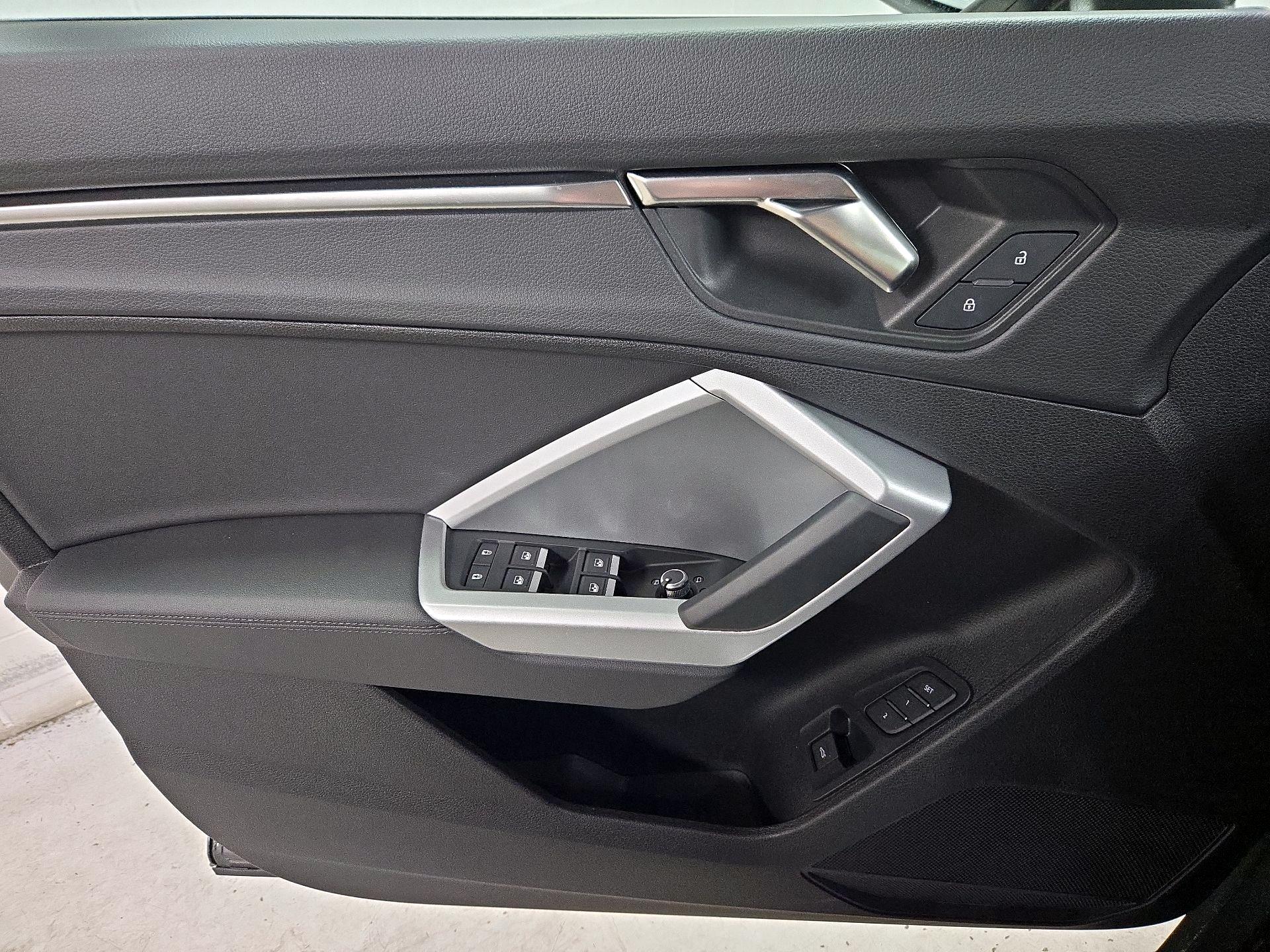 Thumbnail: 2024 Audi Q3 - 12