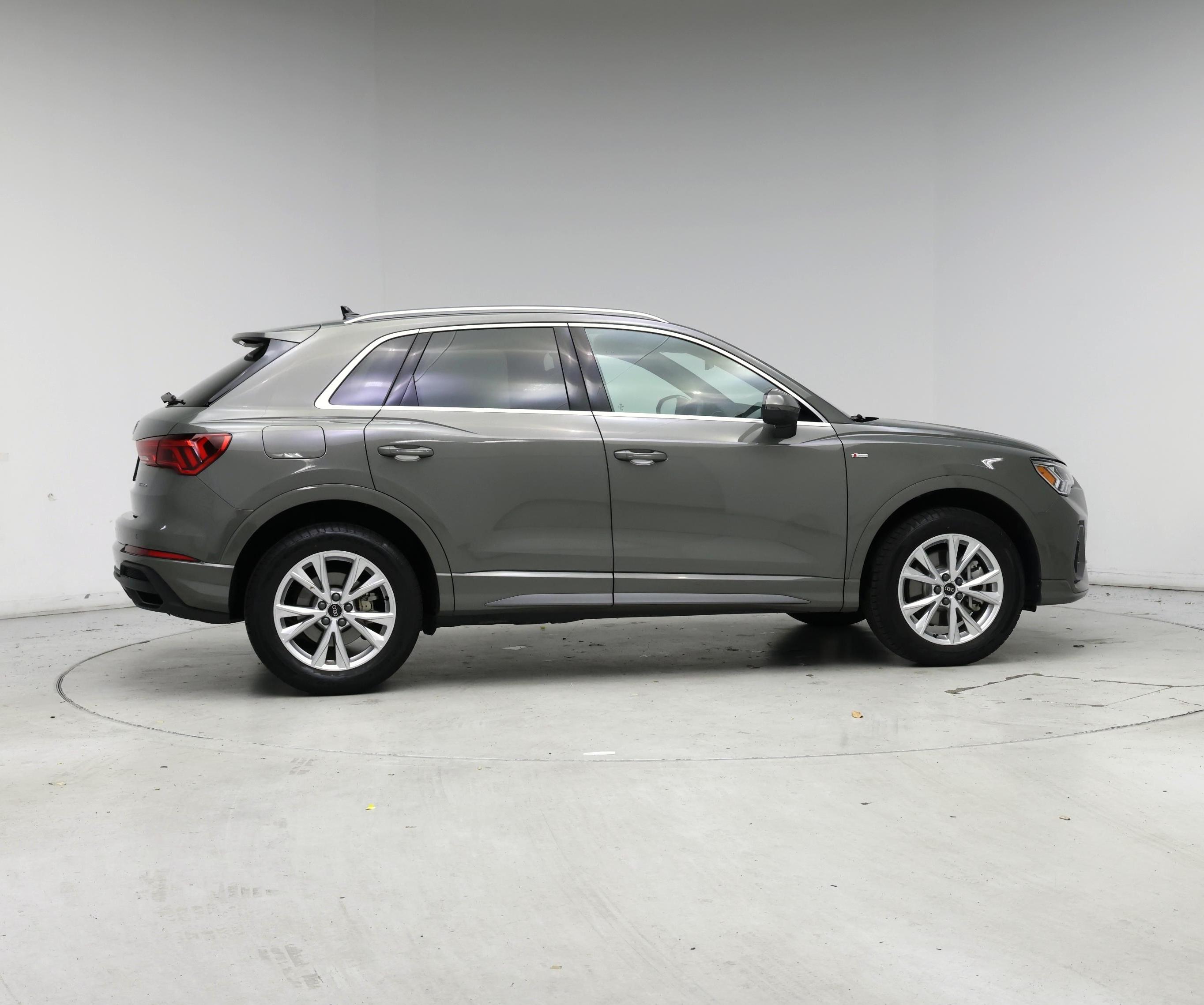 Thumbnail: 2024 Audi Q3 - 7