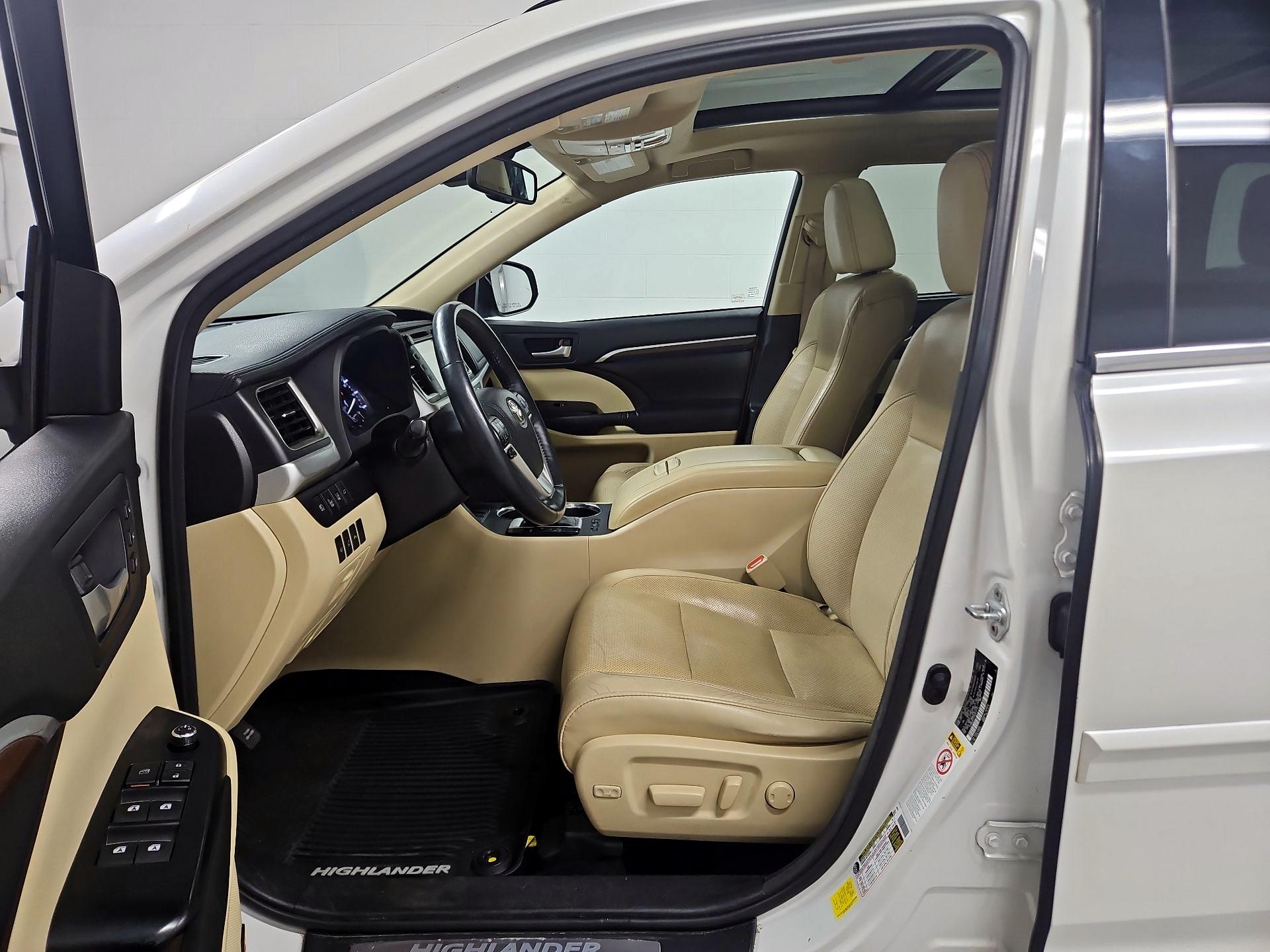 Thumbnail: 2016 Toyota Highlander - 11