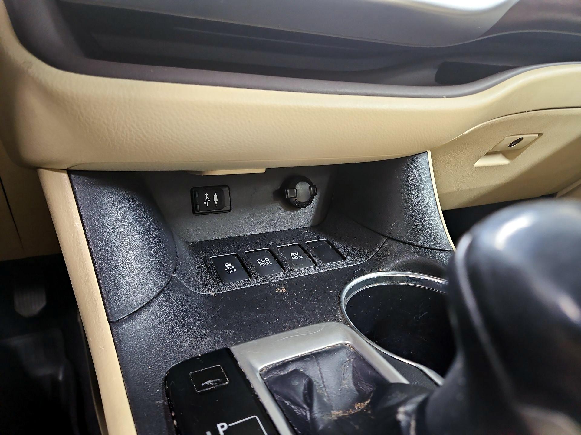 Thumbnail: 2016 Toyota Highlander - 19