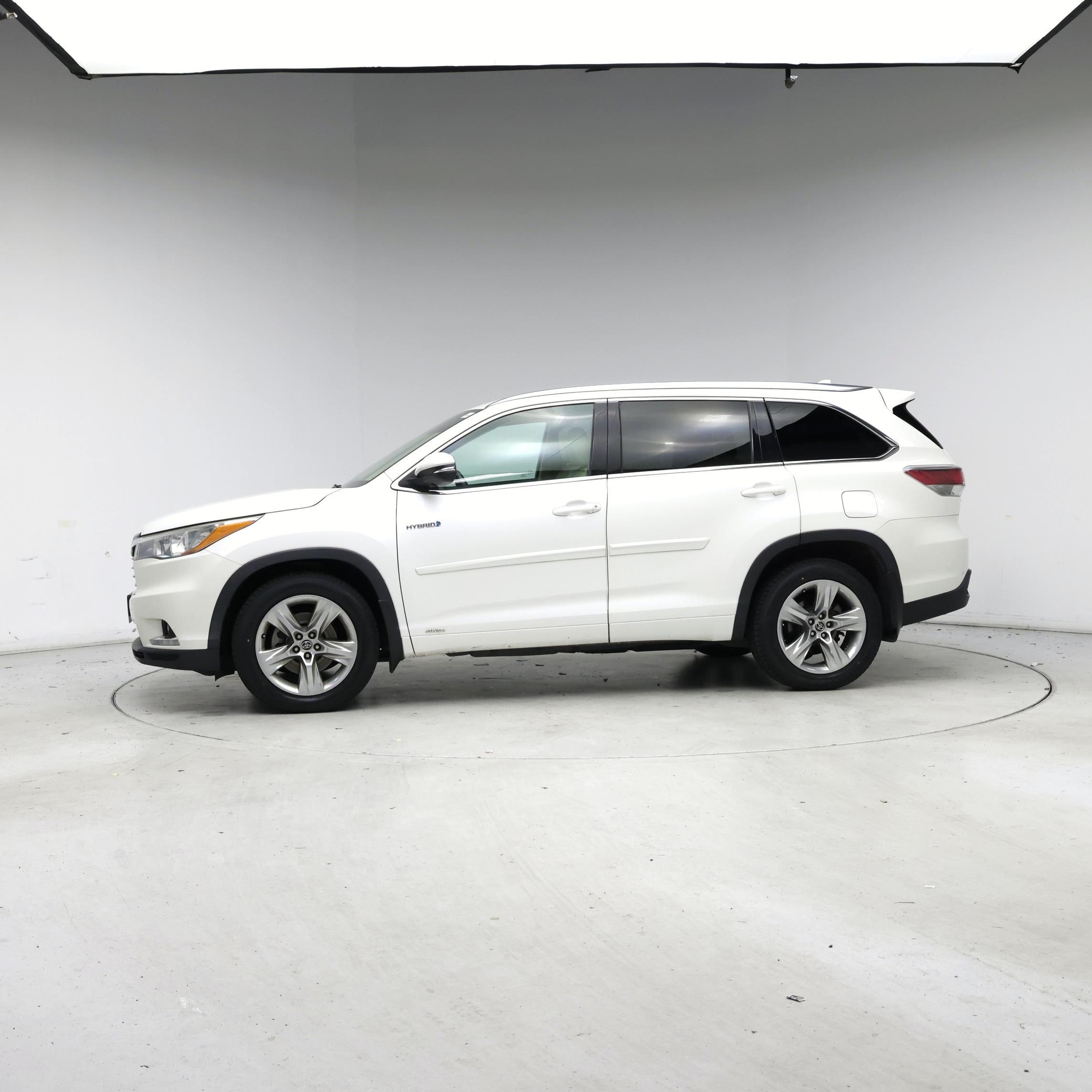Thumbnail: 2016 Toyota Highlander - 3