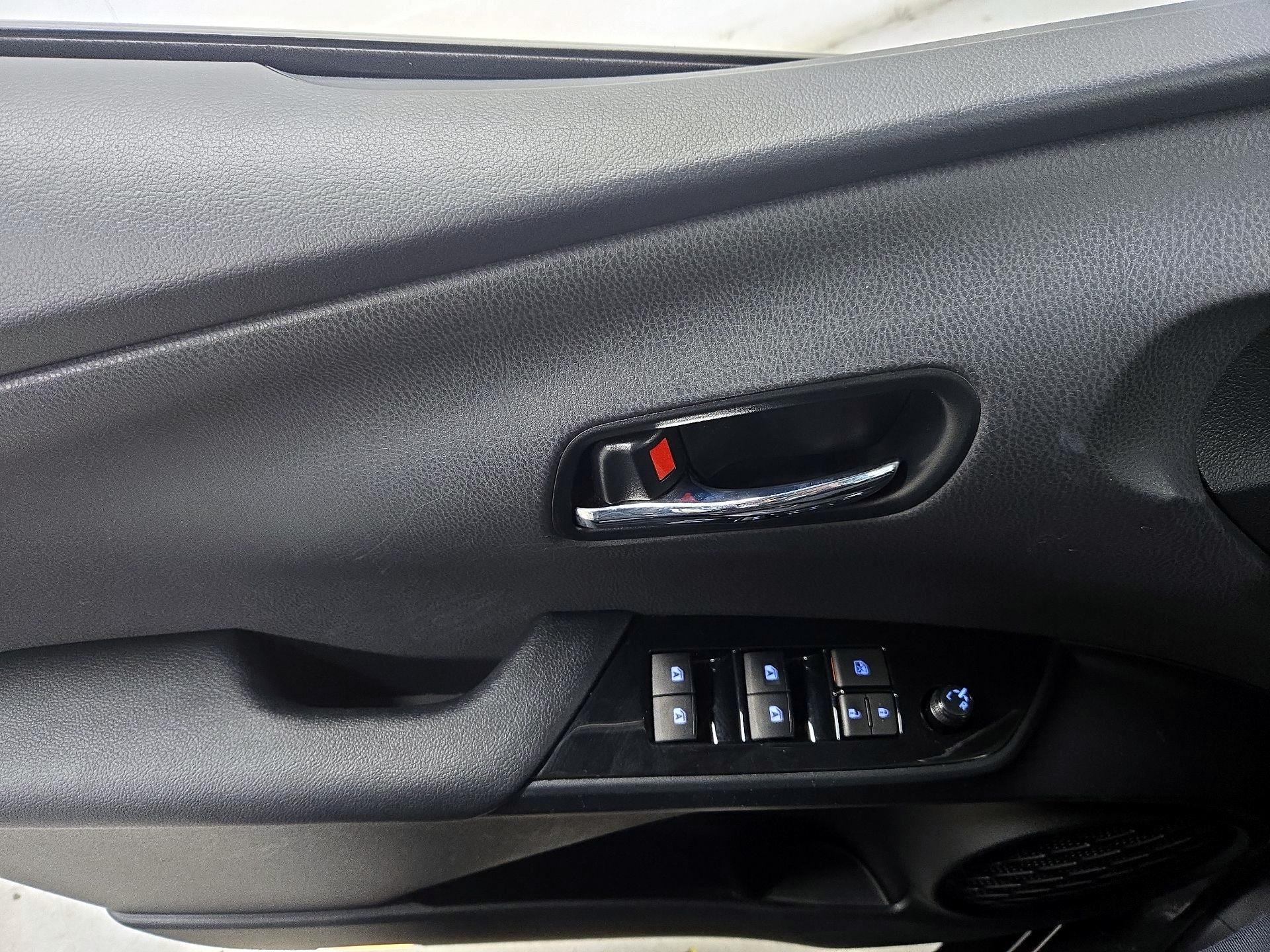 Thumbnail: 2017 Toyota Prius - 12