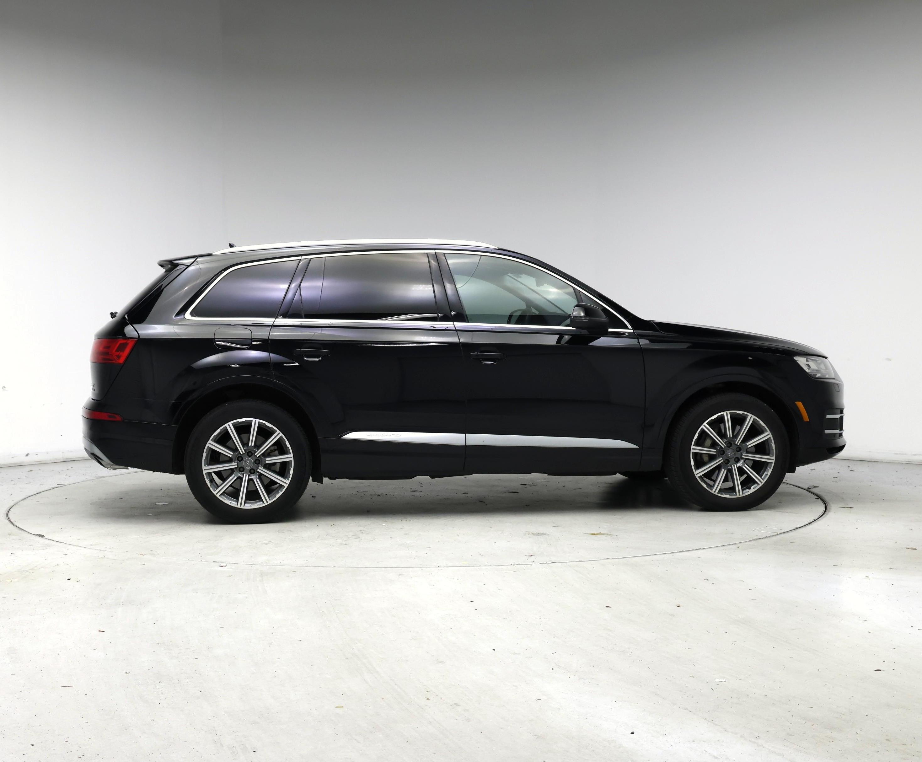 Thumbnail: 2018 Audi Q7 - 7