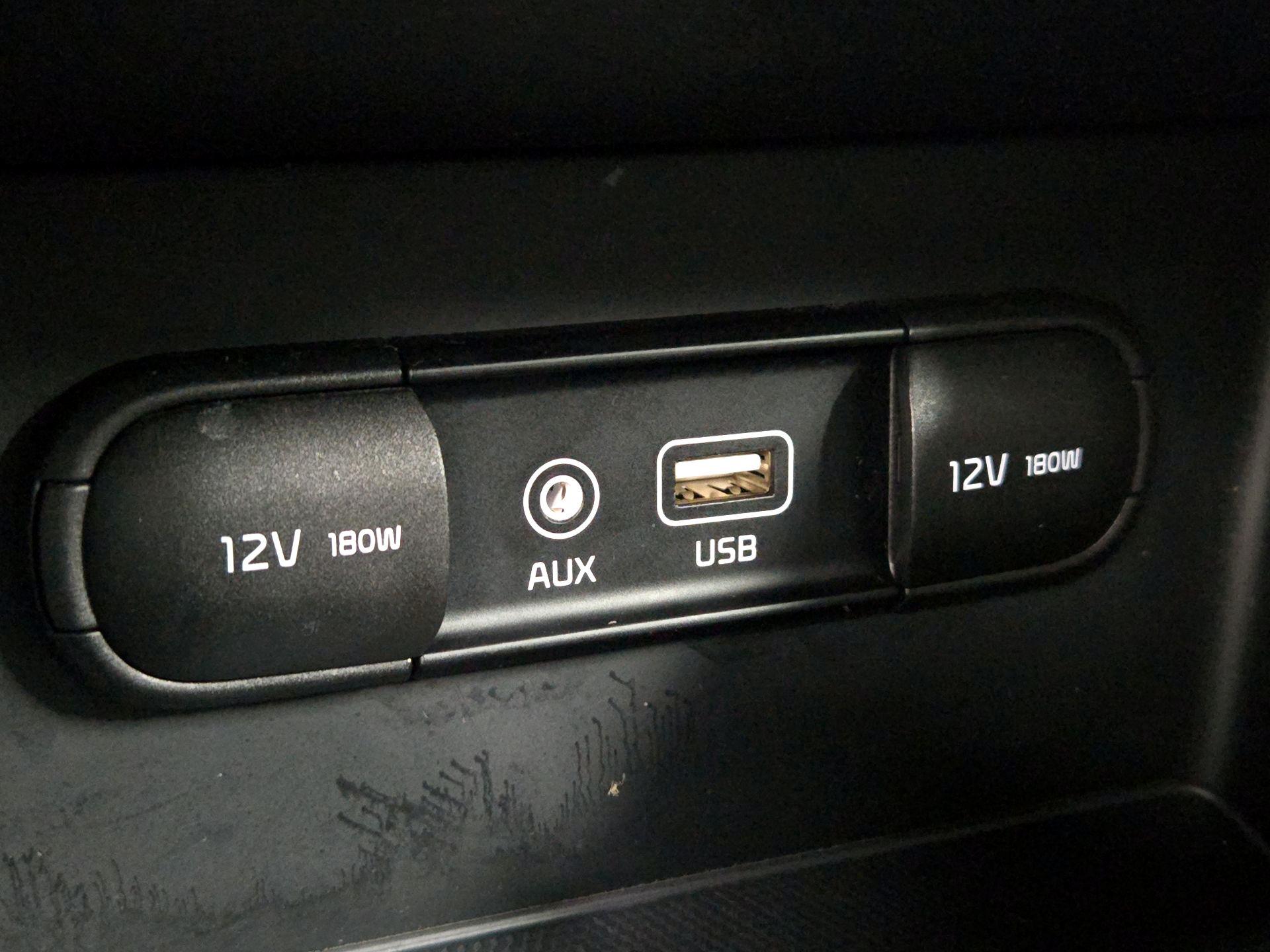 Thumbnail: 2018 Kia Niro - 19