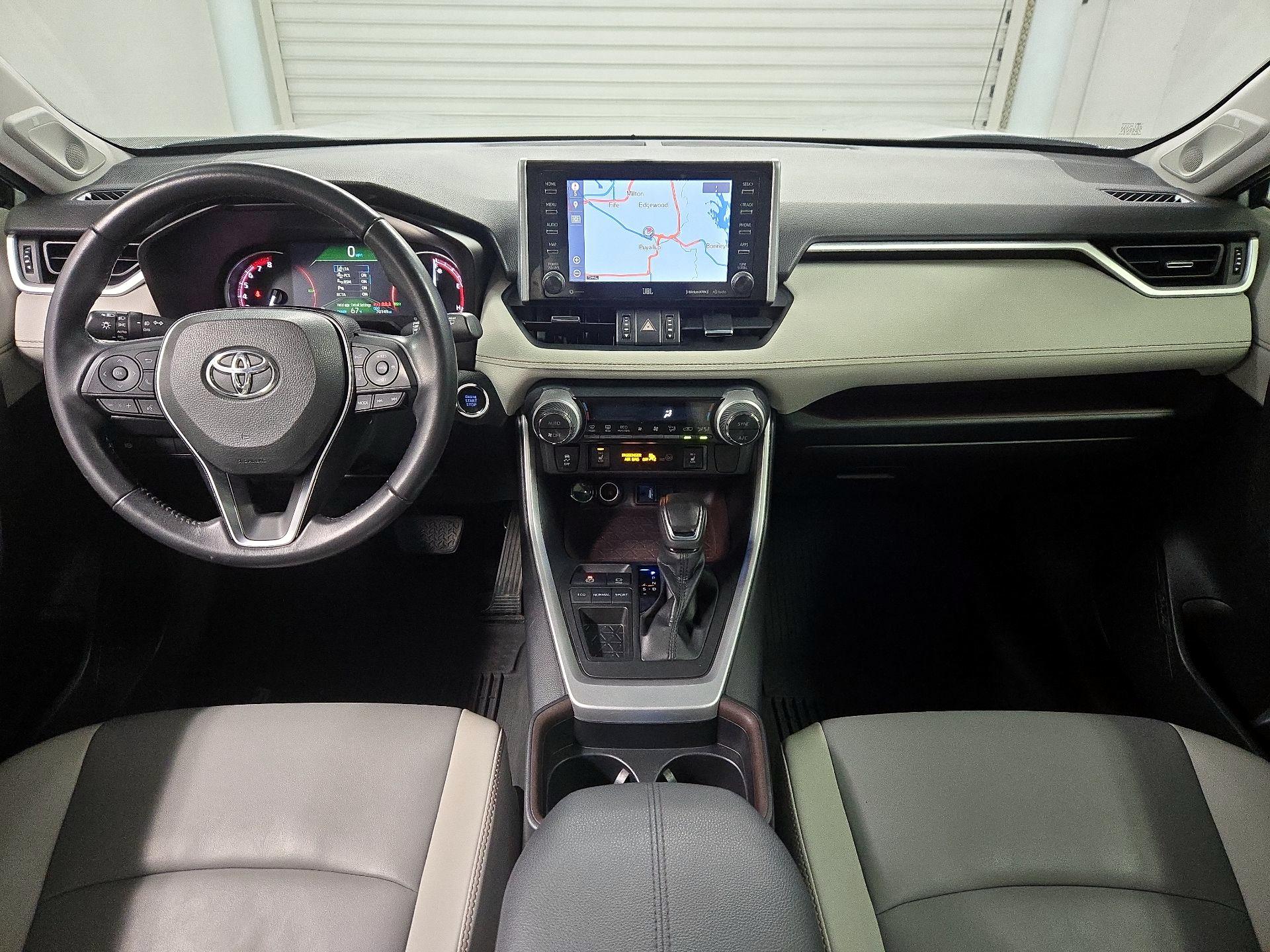 Thumbnail: 2019 Toyota RAV4 - 9