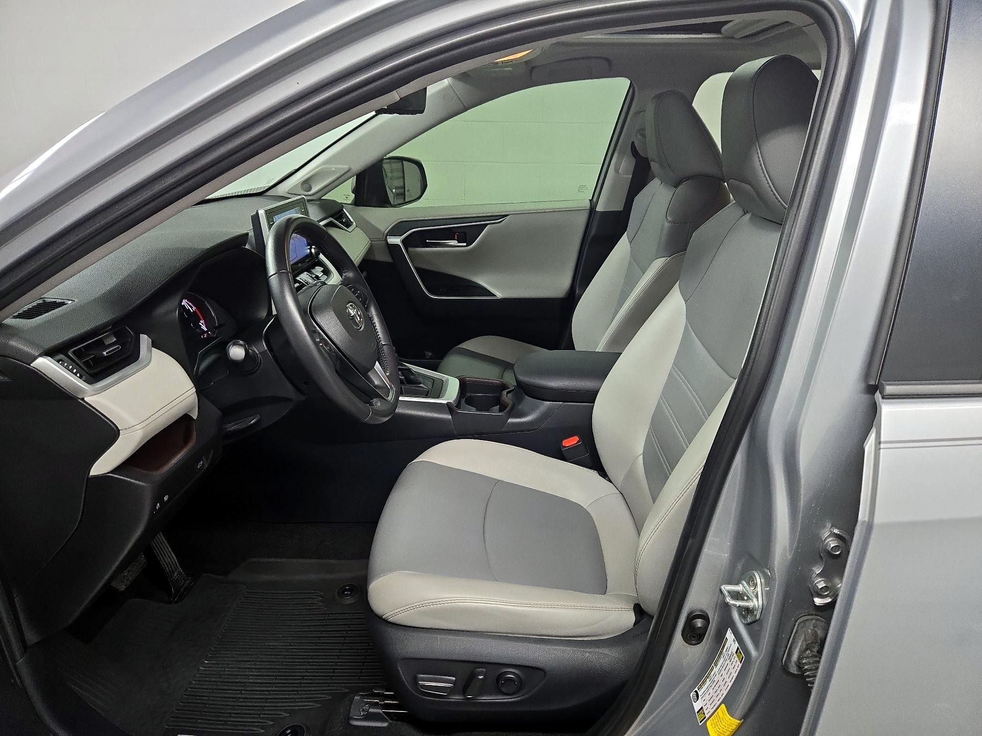 Thumbnail: 2019 Toyota RAV4 - 11