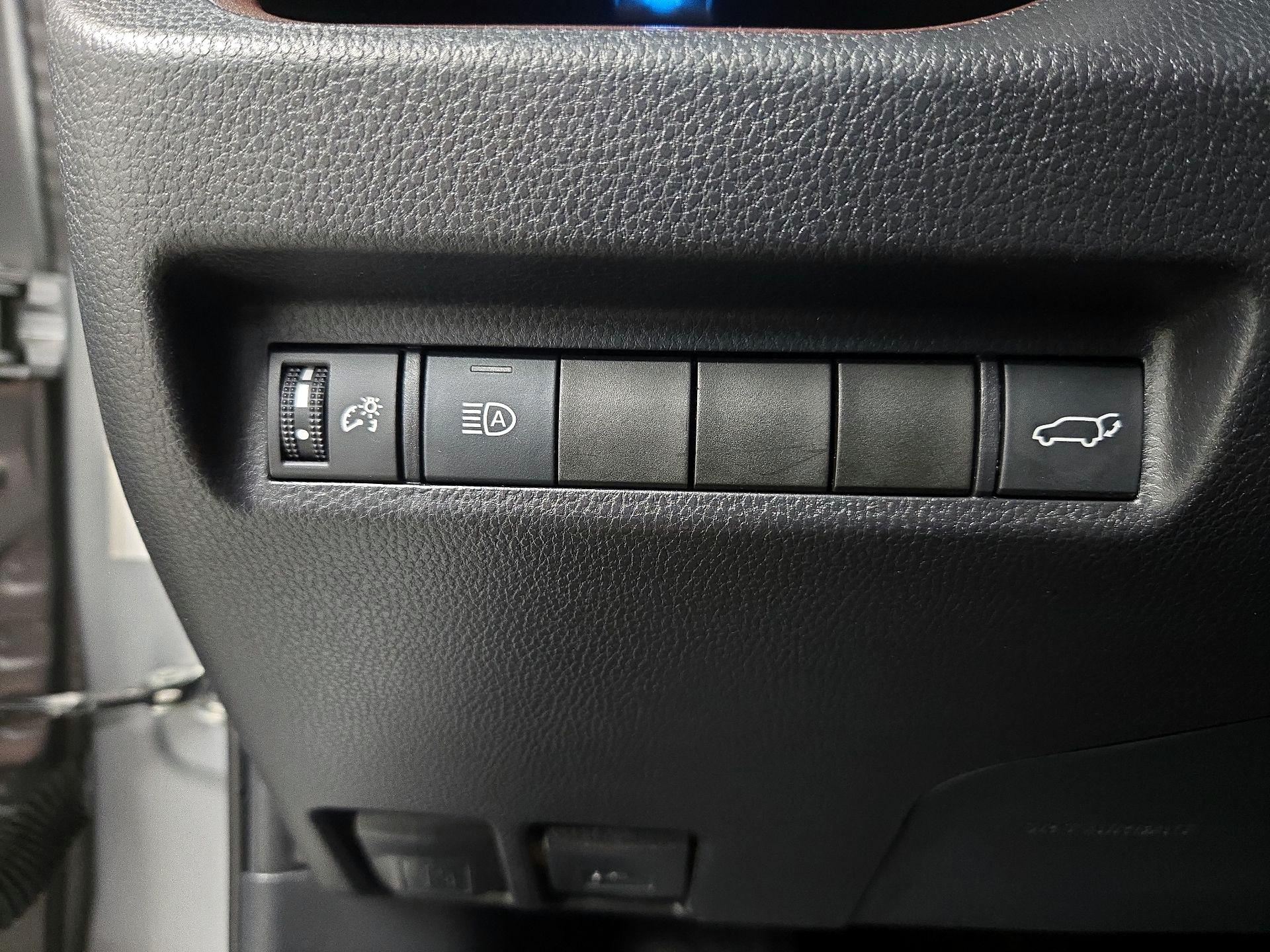 Thumbnail: 2019 Toyota RAV4 - 13