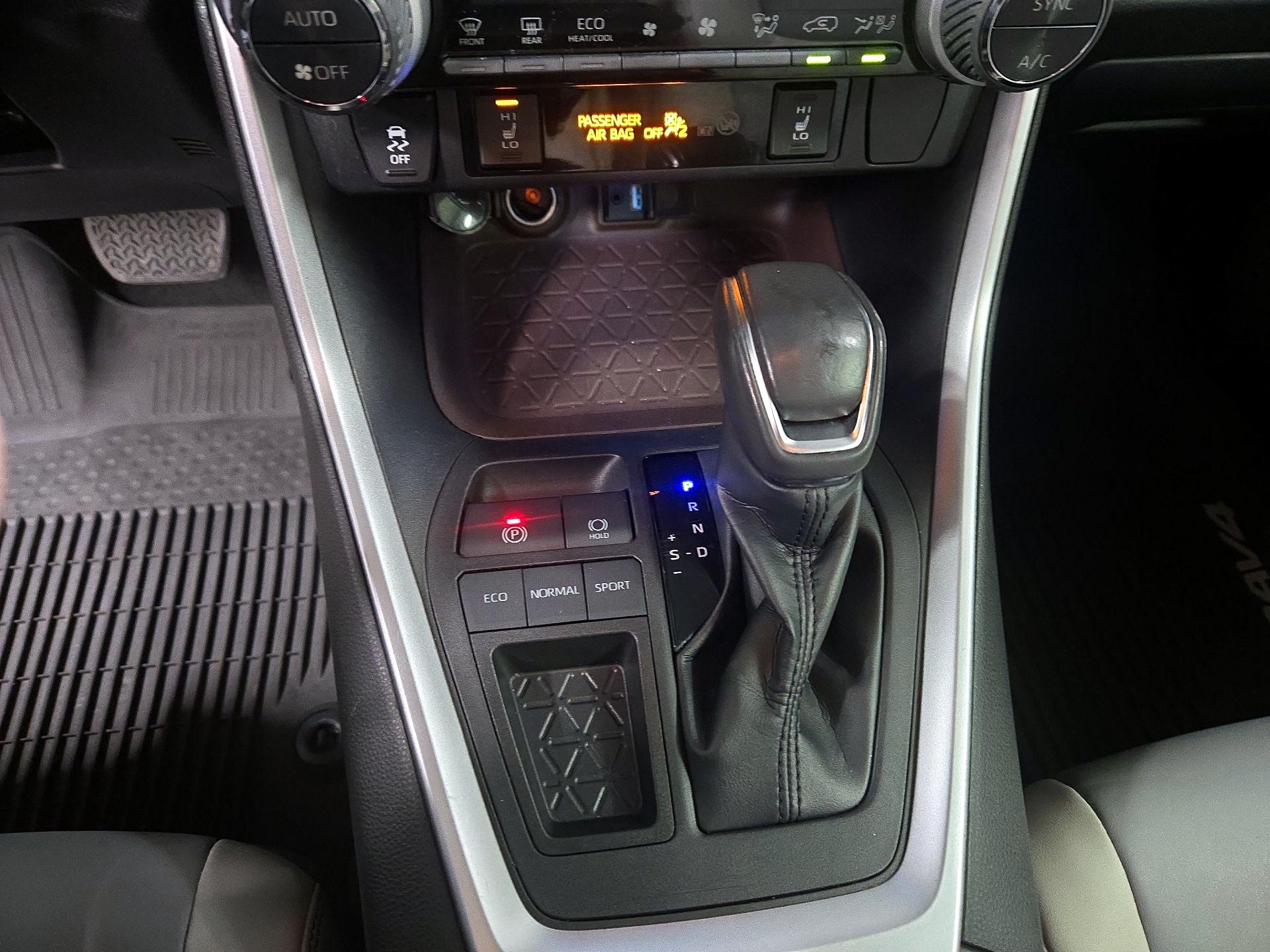 Thumbnail: 2019 Toyota RAV4 - 18