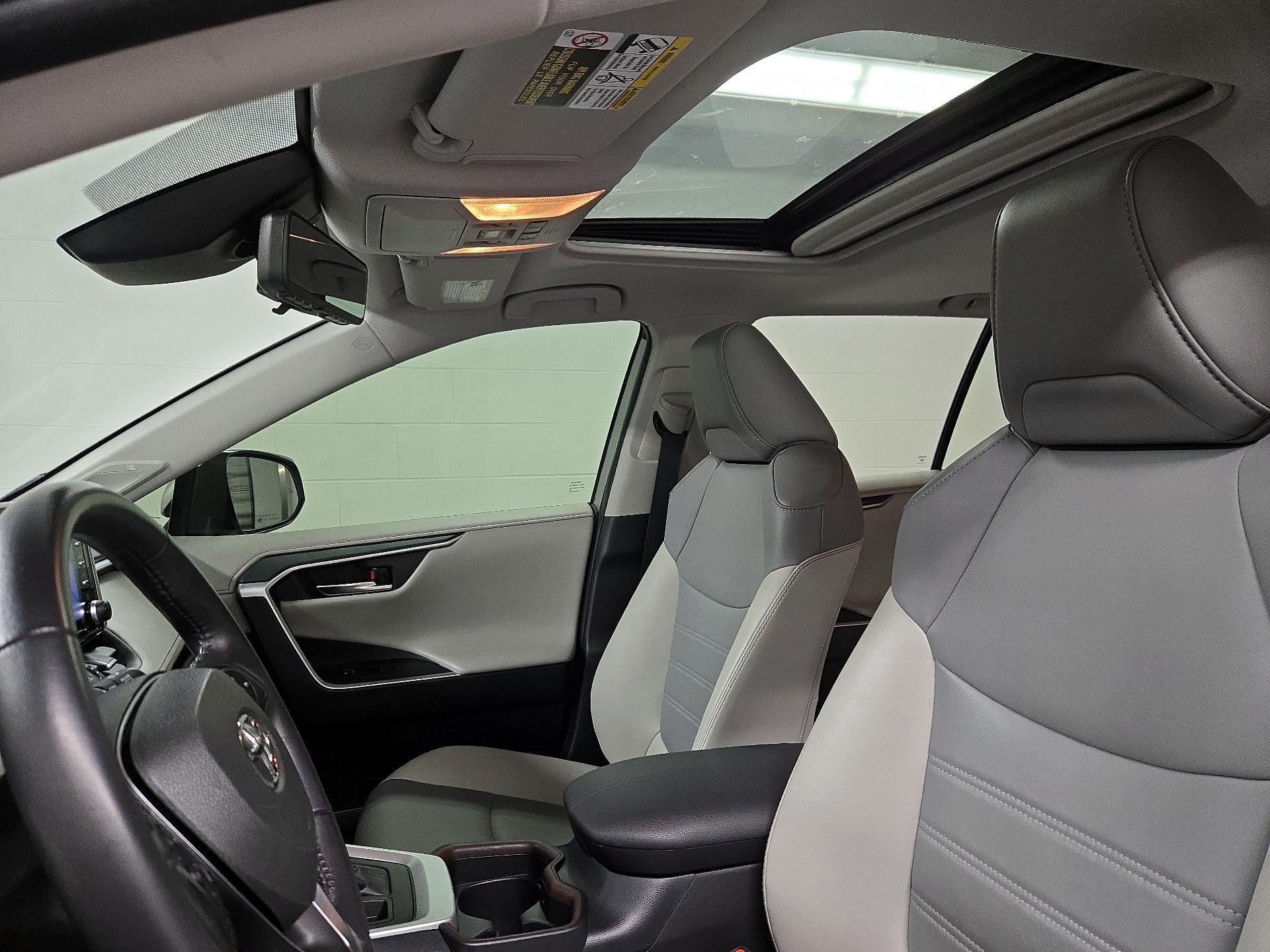 Thumbnail: 2019 Toyota RAV4 - 20