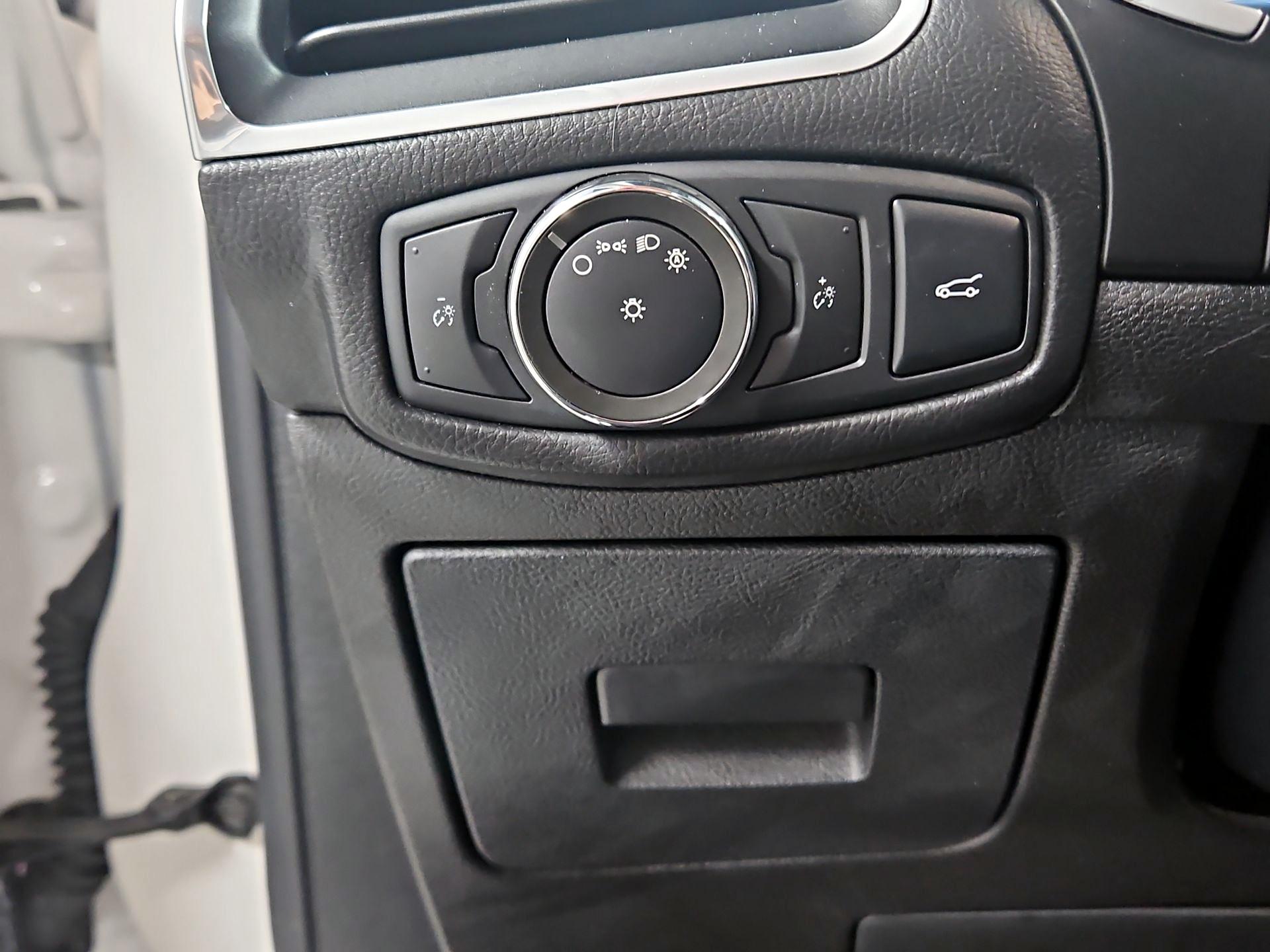 Thumbnail: 2016 Ford Edge - 13