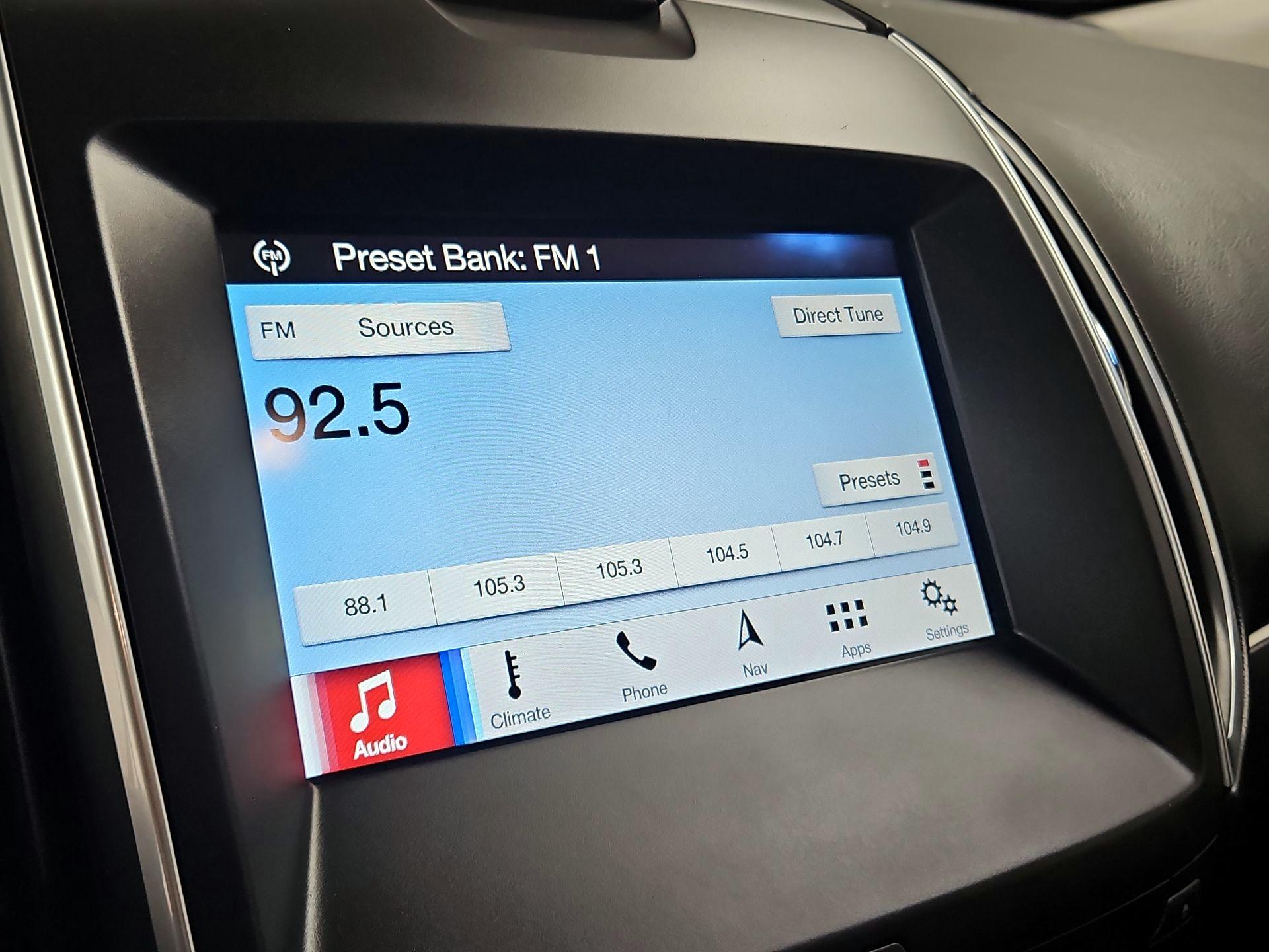 Thumbnail: 2016 Ford Edge - 16